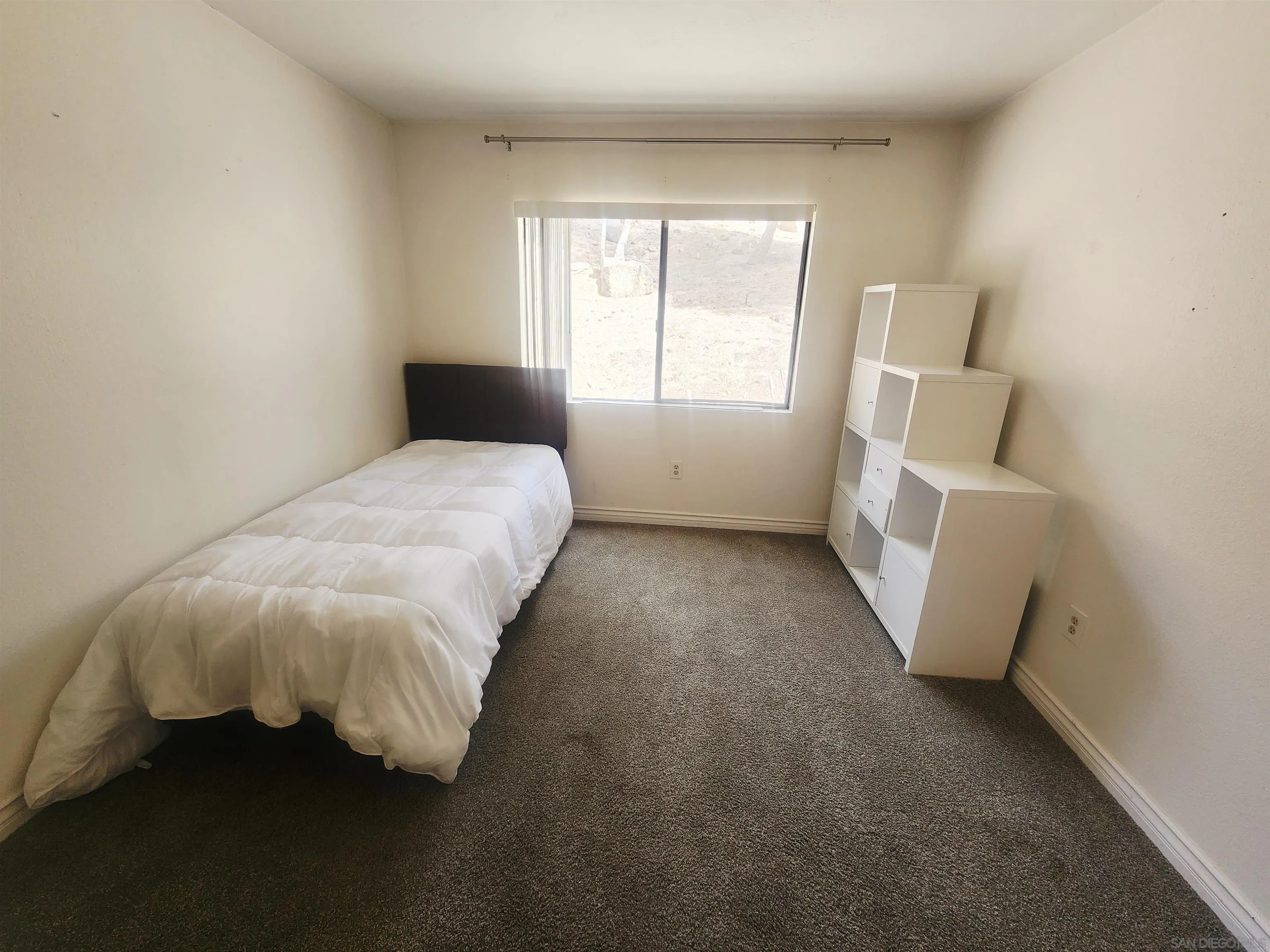 https://cdn.realtyfeed.com/cdn/127/260006007/cded4afe85f238e0f48aad6db2077155.webp