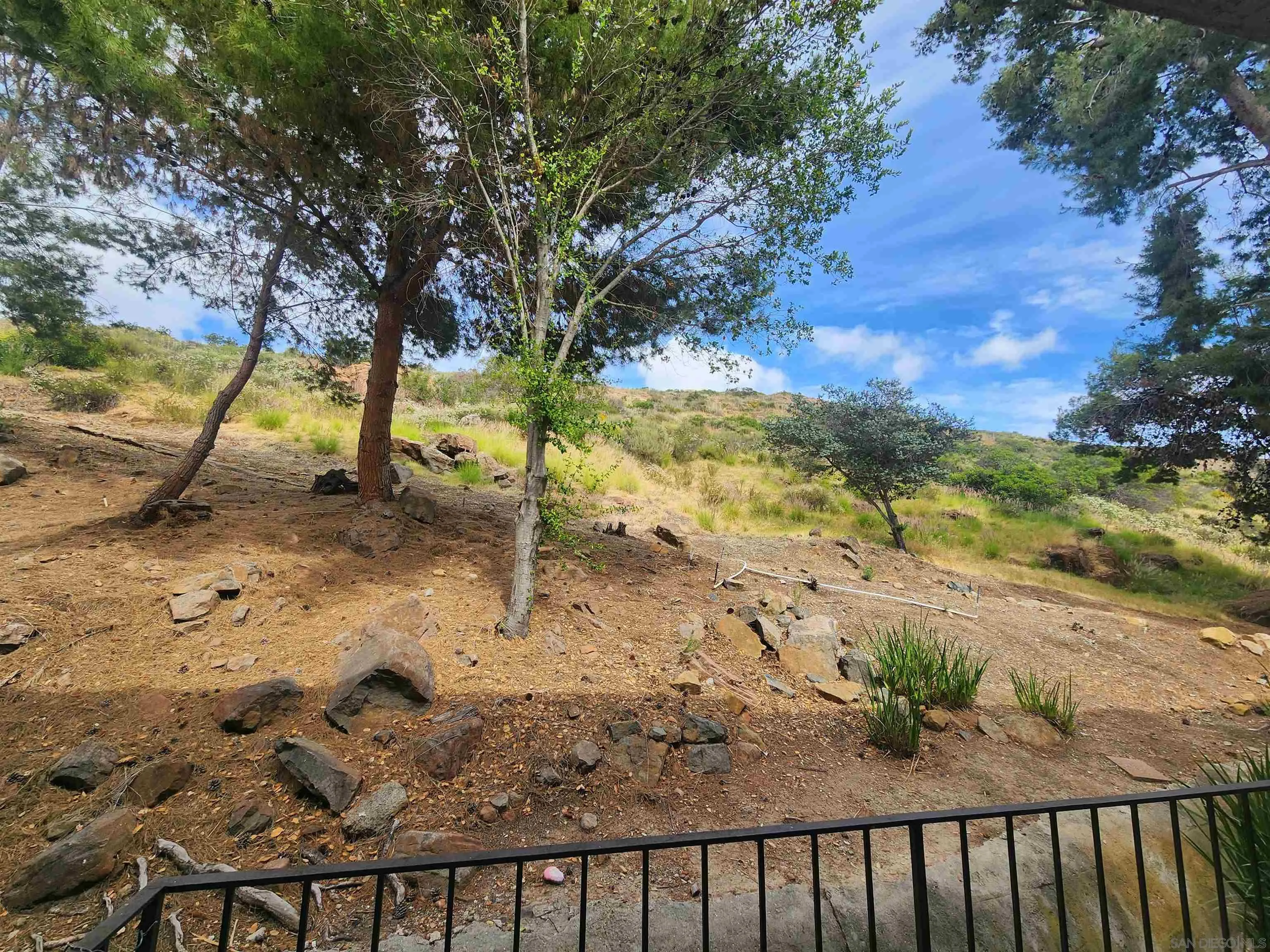 https://cdn.realtyfeed.com/cdn/127/260006007/fe75f21cd8dea613cb31beb204e8d606.webp