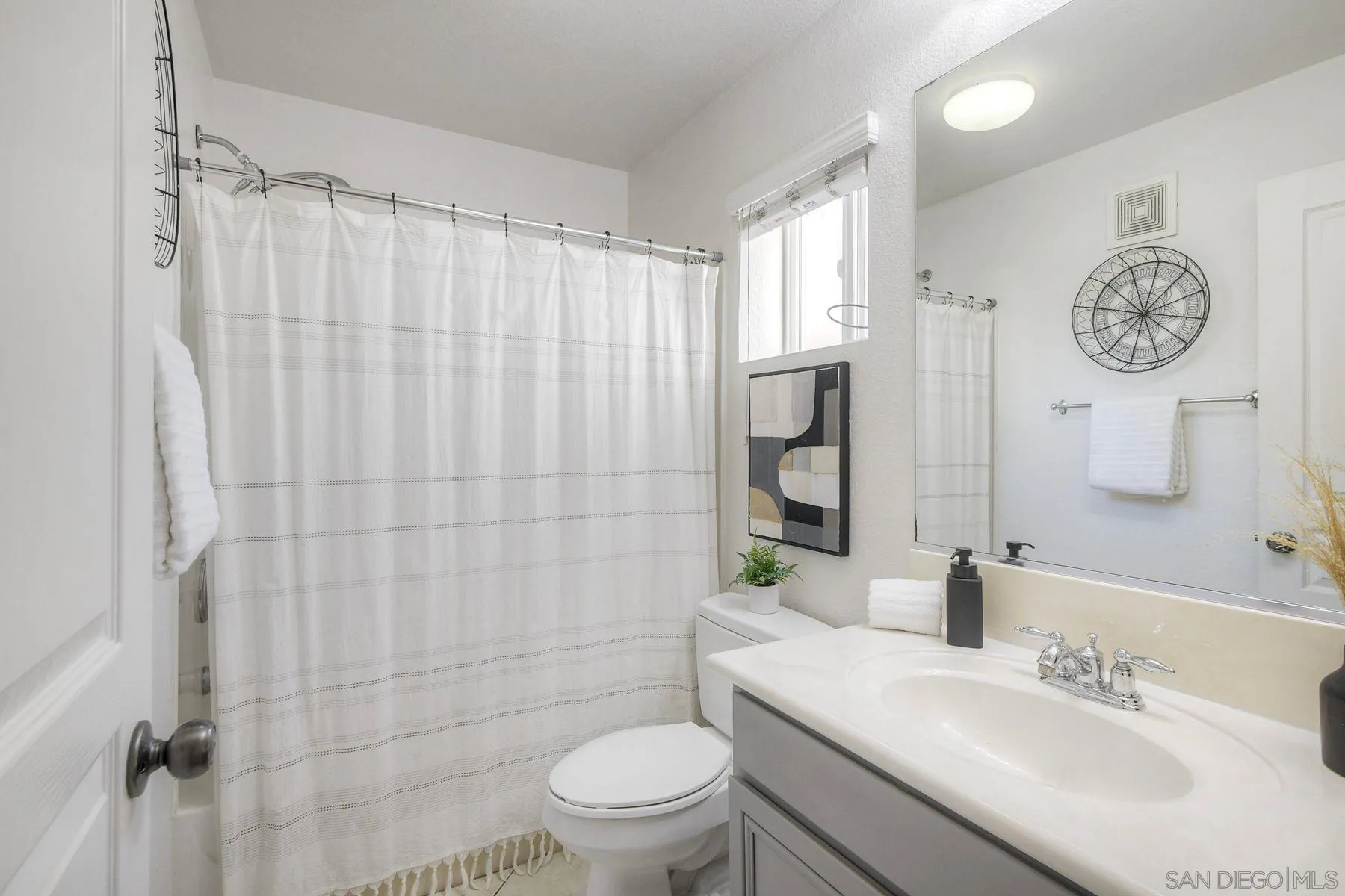Photo #13: 260006014 Listing: Photo #13