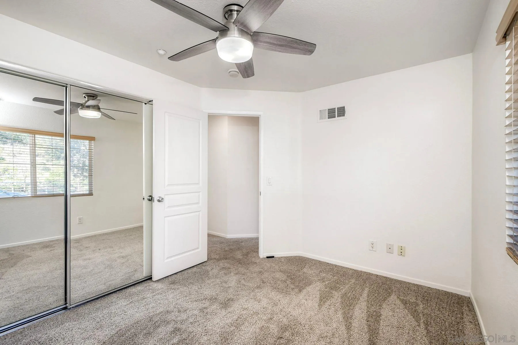 Photo #12: 260006014 Listing: Photo #12