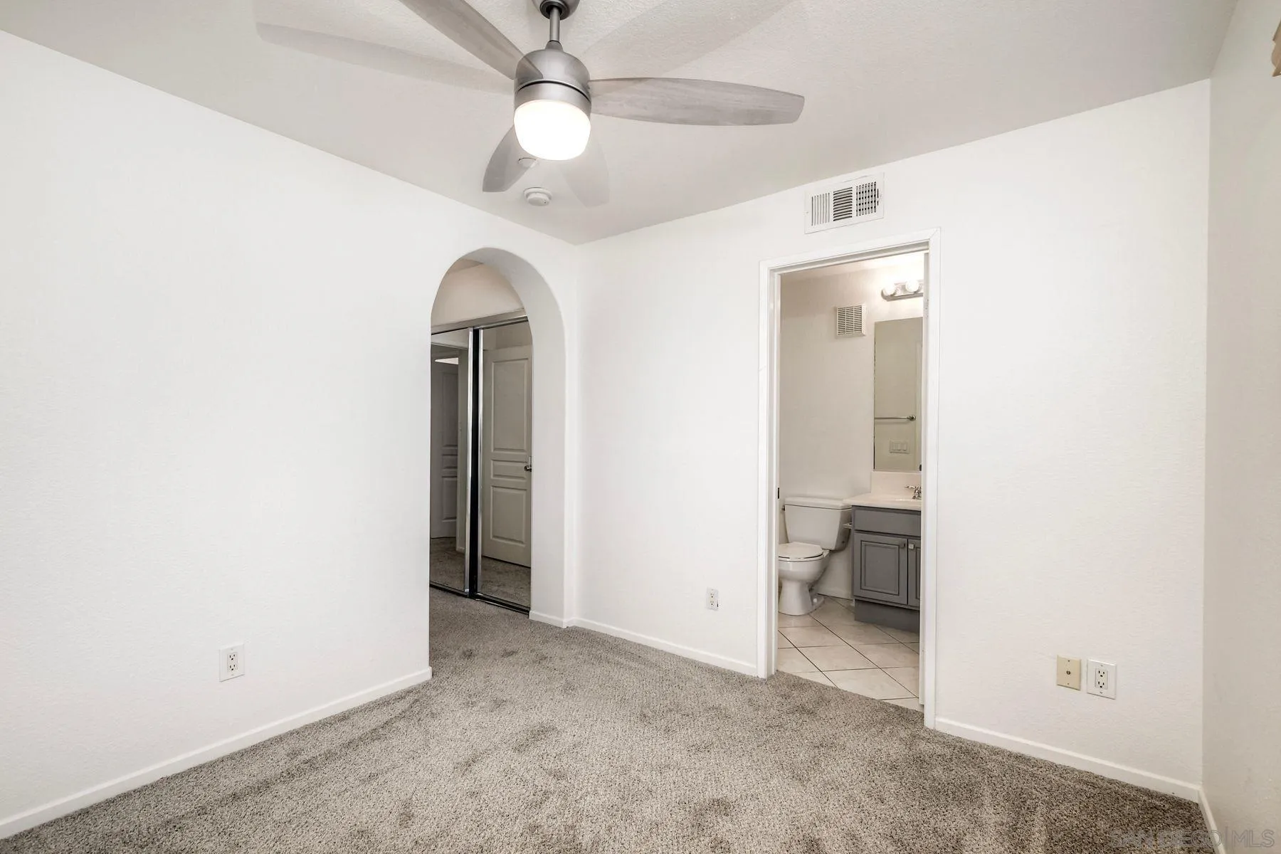 Photo #15: 260006014 Listing: Photo #15