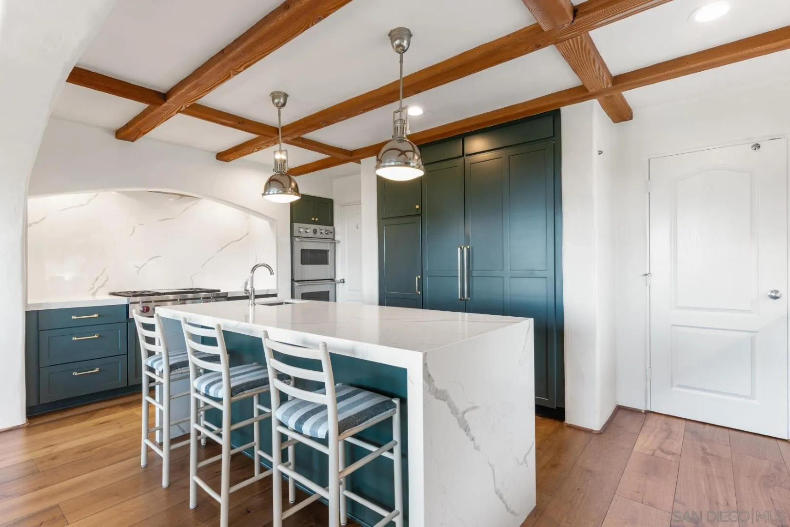 https://cdn.realtyfeed.com/cdn/127/260006015/03c3789005c05514afb3f66aac539ef1.webp