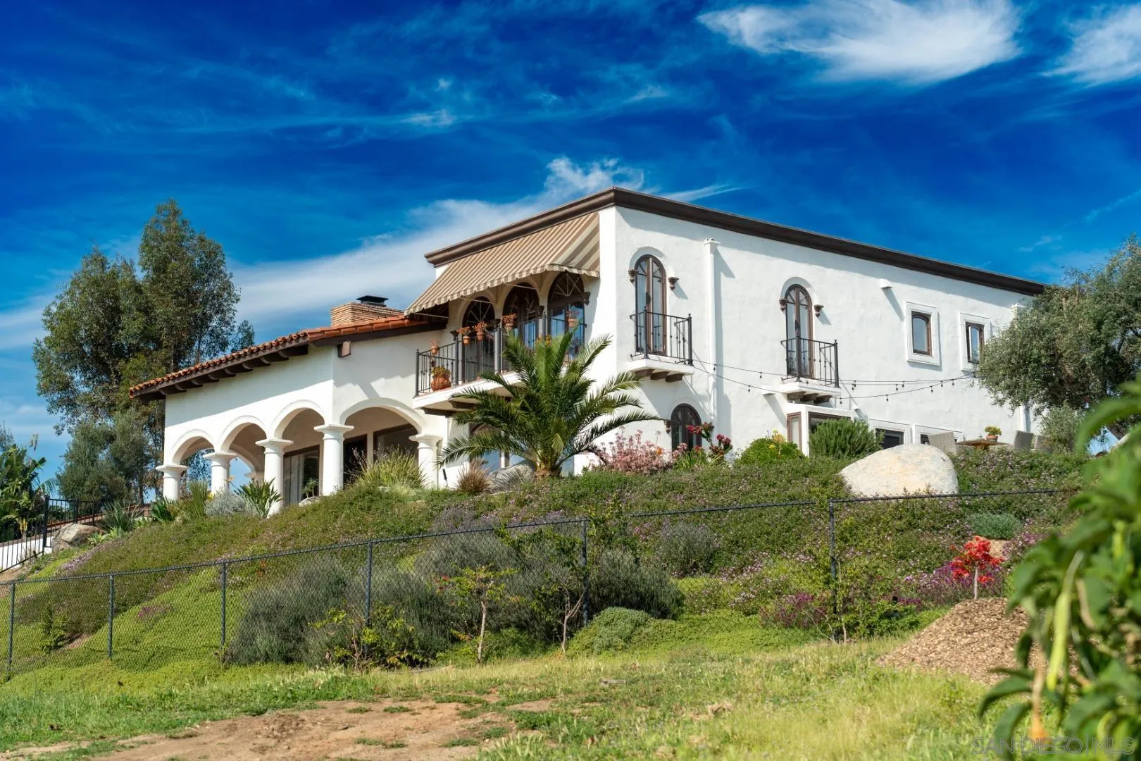 https://cdn.realtyfeed.com/cdn/127/260006015/52445f9d3ad7c2172ac82590e36b9a58.webp