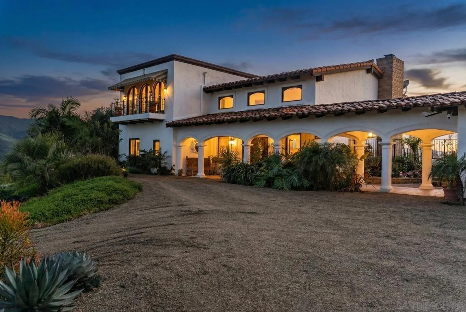 https://cdn.realtyfeed.com/cdn/127/260006015/d311c5a43869ef1e4172fb34a6e042f7.webp