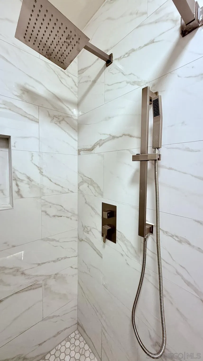 Photo #8: 260006021 Listing: Photo #8