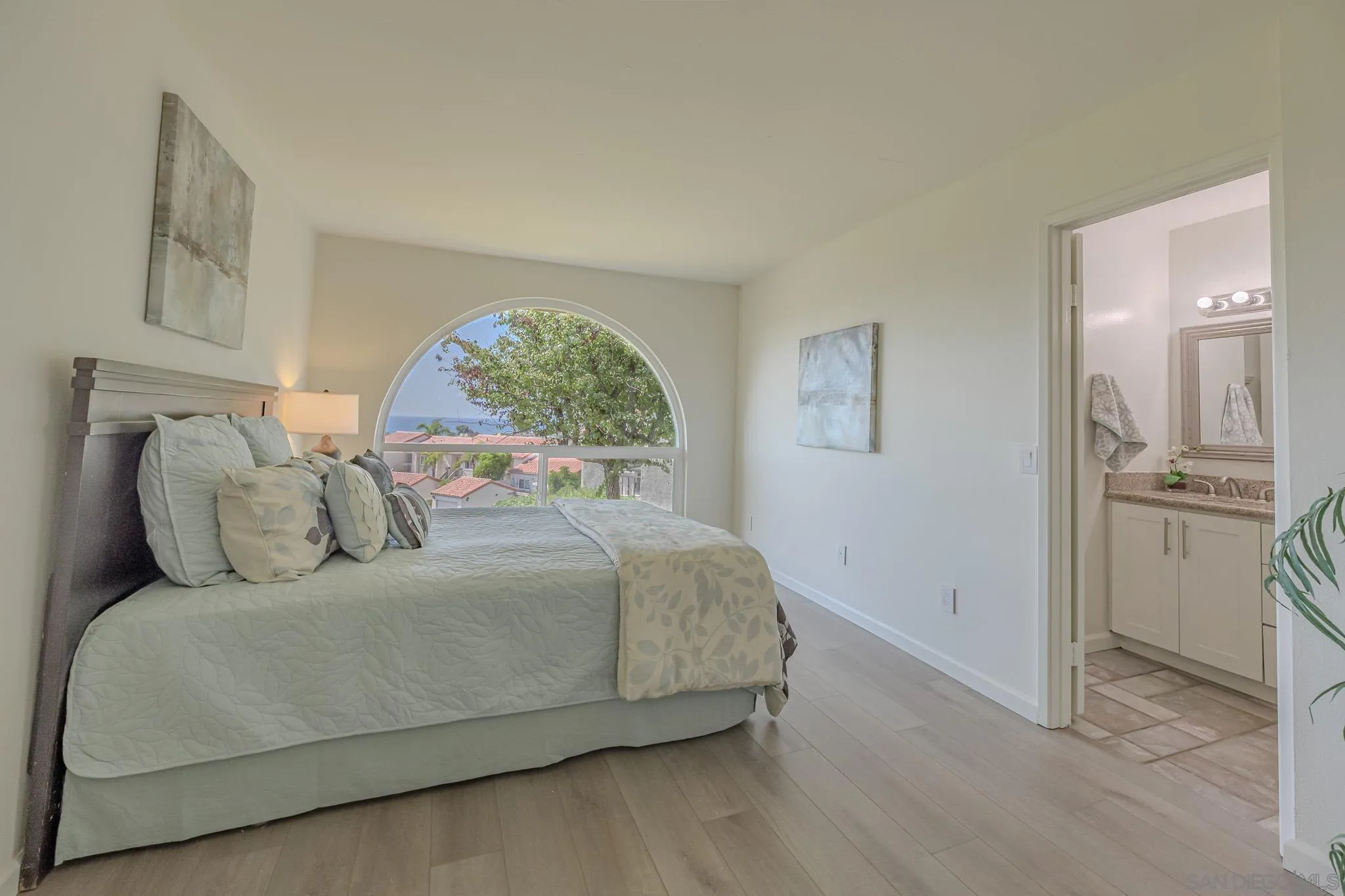 Photo #22: 260006021 Listing: Photo #22