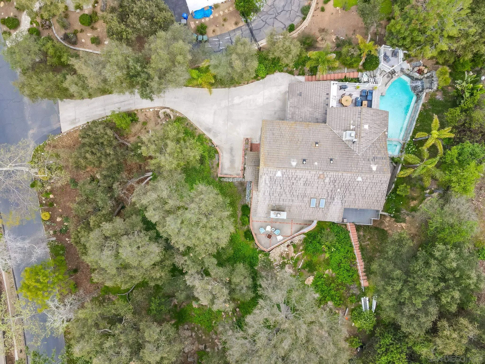 https://cdn.realtyfeed.com/cdn/127/260006022/5be15a9fbfc034d50ab87bfda05c6893.webp