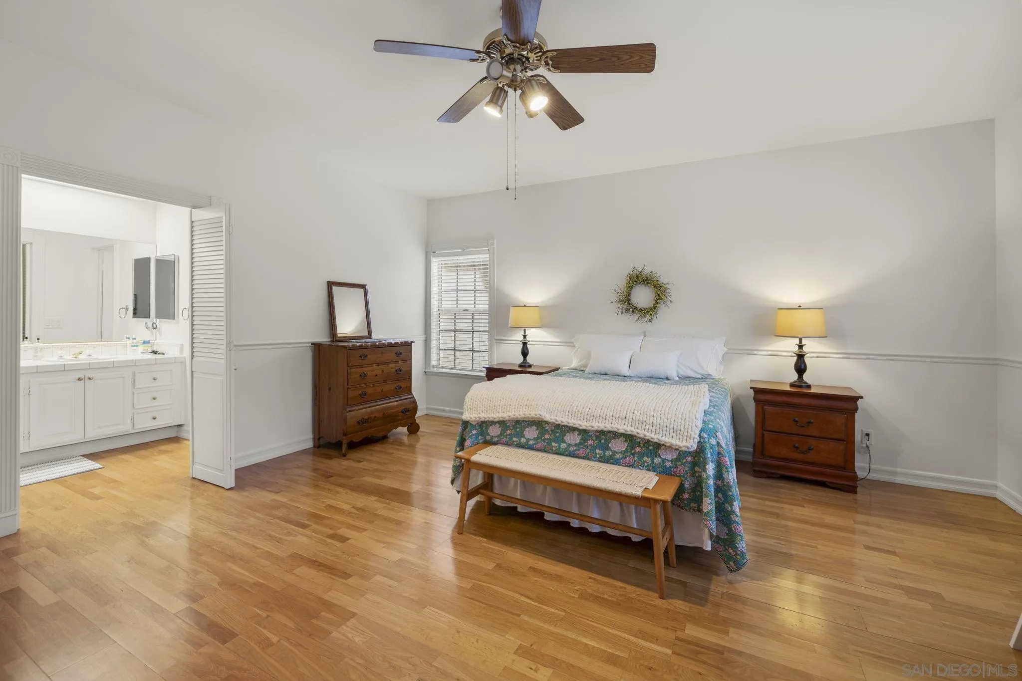 https://cdn.realtyfeed.com/cdn/127/260006022/6d5eeb117768a850803105235e758dd1.webp