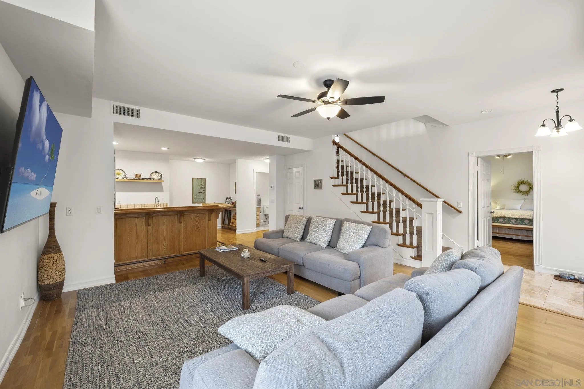 https://cdn.realtyfeed.com/cdn/127/260006022/910d00b95b6b170fd5c850568533ca3d.webp