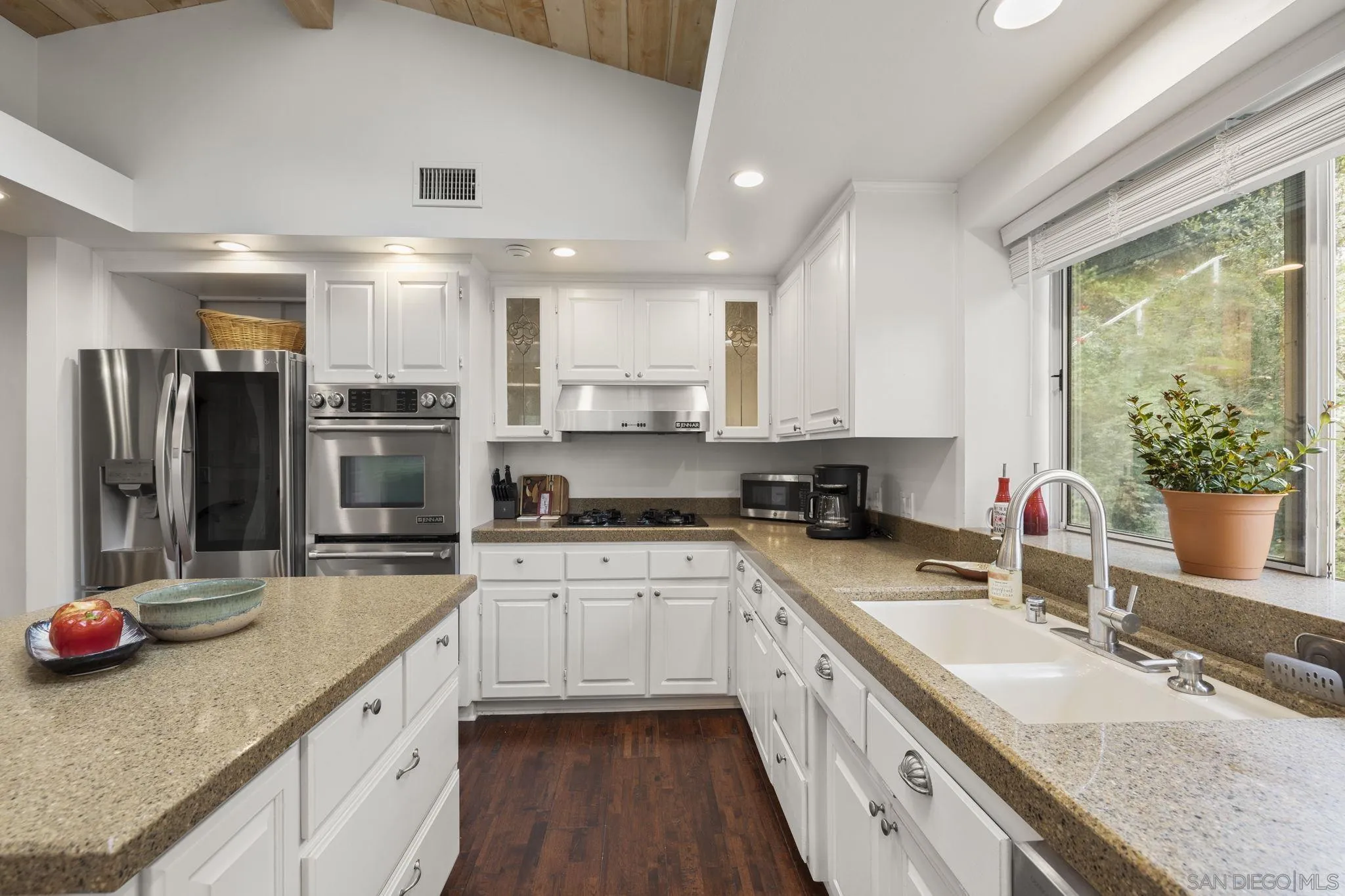 https://cdn.realtyfeed.com/cdn/127/260006022/bbabb0d22728379c936d82974a135633.webp