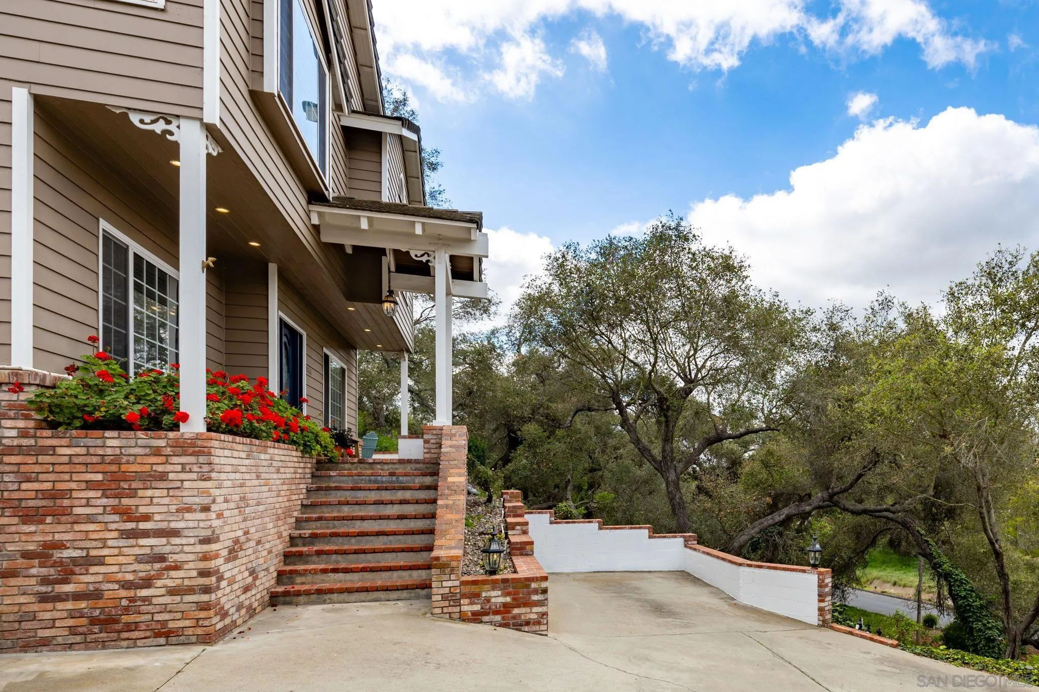 https://cdn.realtyfeed.com/cdn/127/260006022/d96bd54c76435a58ec6aea6cd40cc211.webp