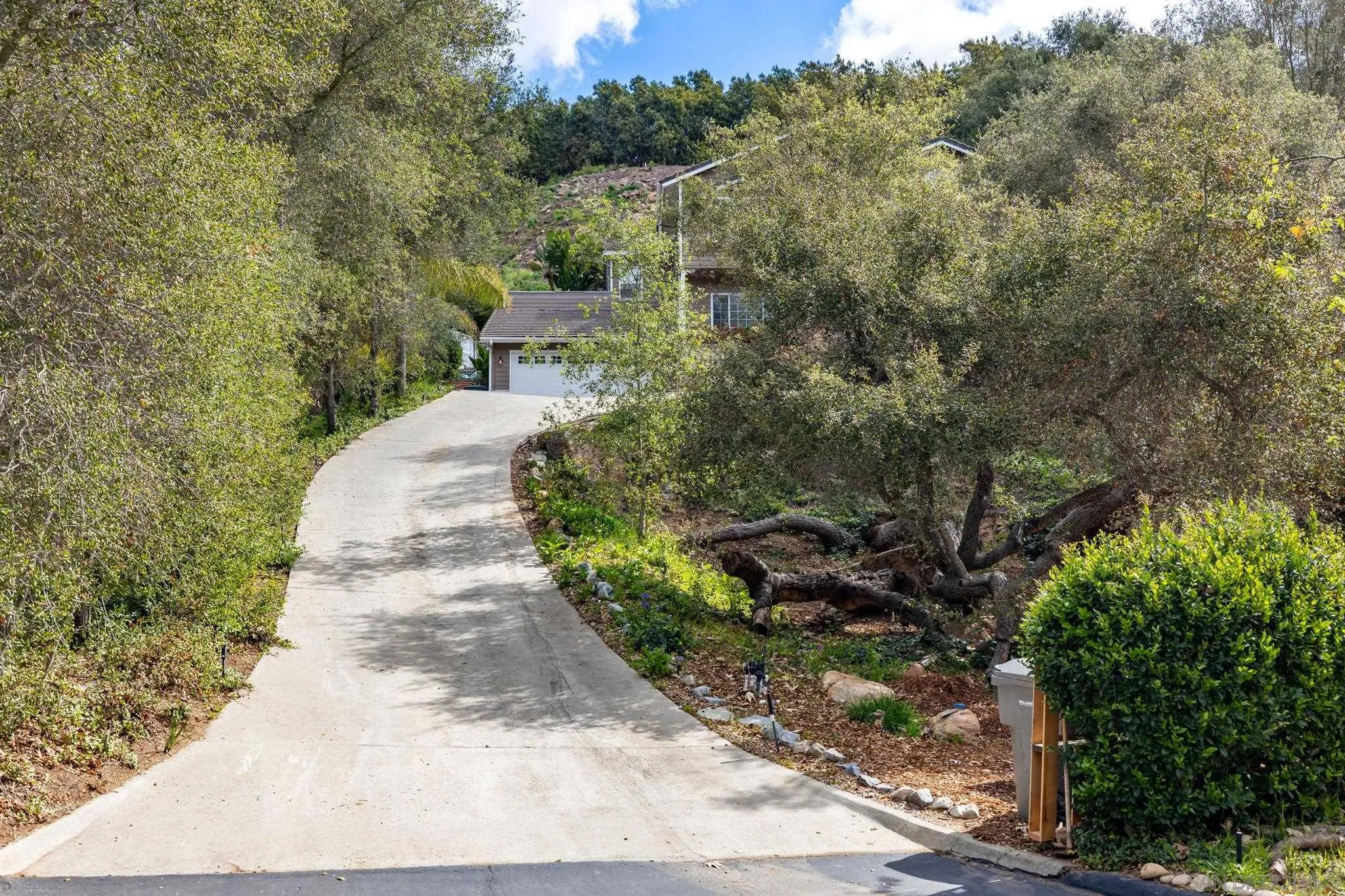 https://cdn.realtyfeed.com/cdn/127/260006022/e68971fef9b6f0613667d75c8bcfa840.webp