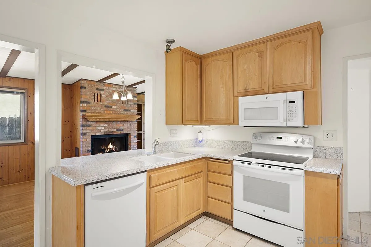 https://cdn.realtyfeed.com/cdn/127/260006028/3cd7d1ac7ad4d995c6d3ce9b2c62da5c.webp