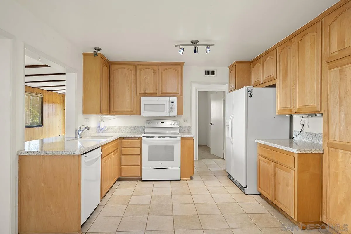 https://cdn.realtyfeed.com/cdn/127/260006028/61f3e63eb6e2daf126d80f1a02cc9e1a.webp