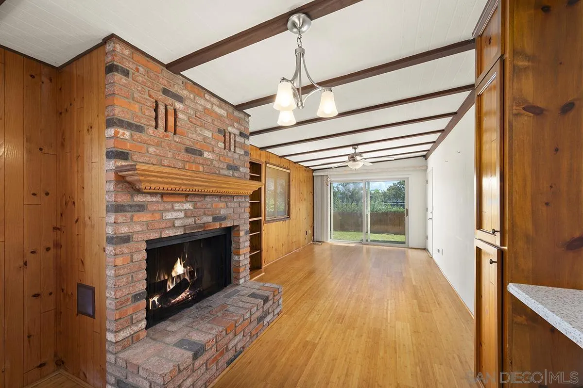 https://cdn.realtyfeed.com/cdn/127/260006028/89d2c26183def3d8e09068b606777906.webp