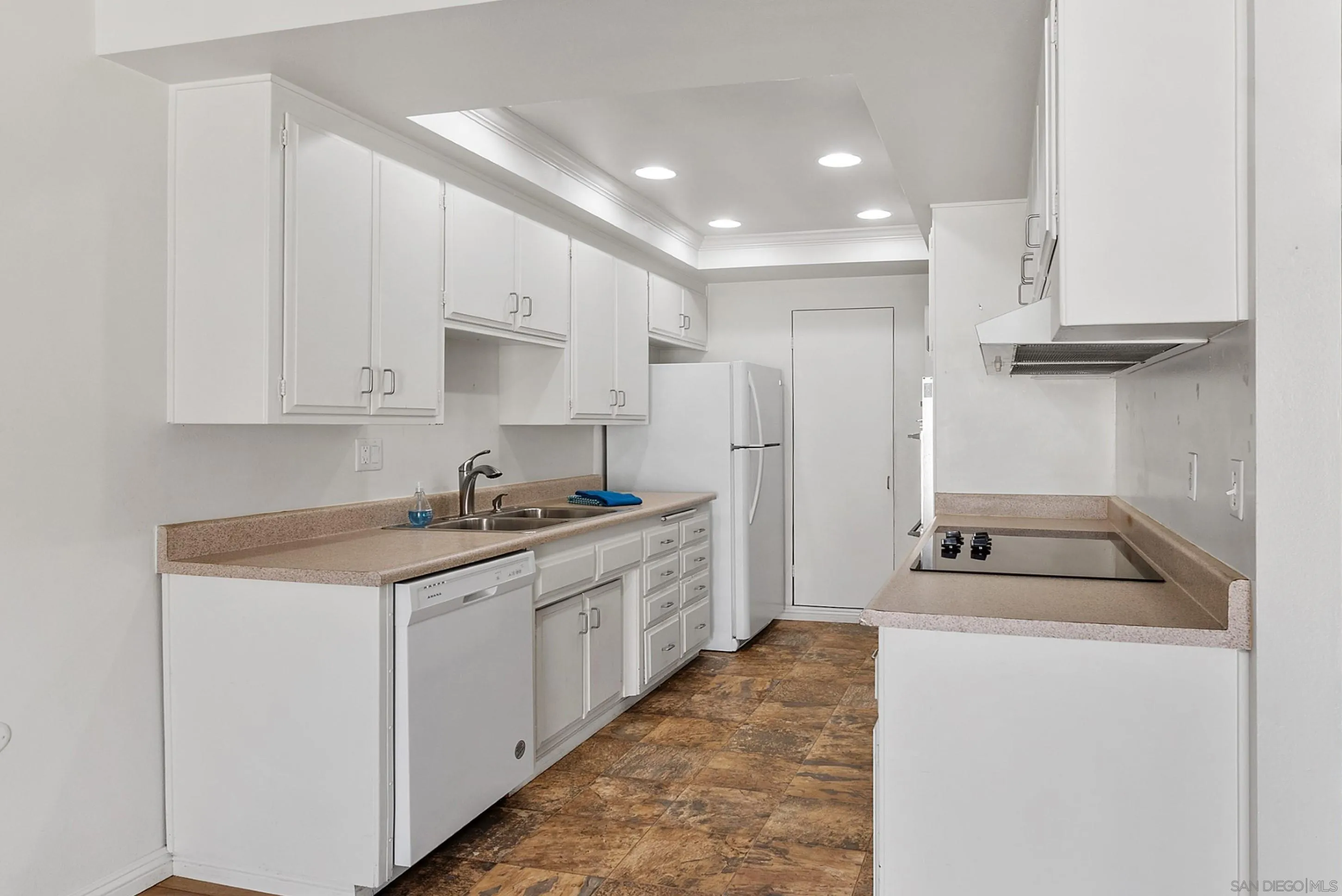 Photo #8: 260006029 Listing: Photo #8