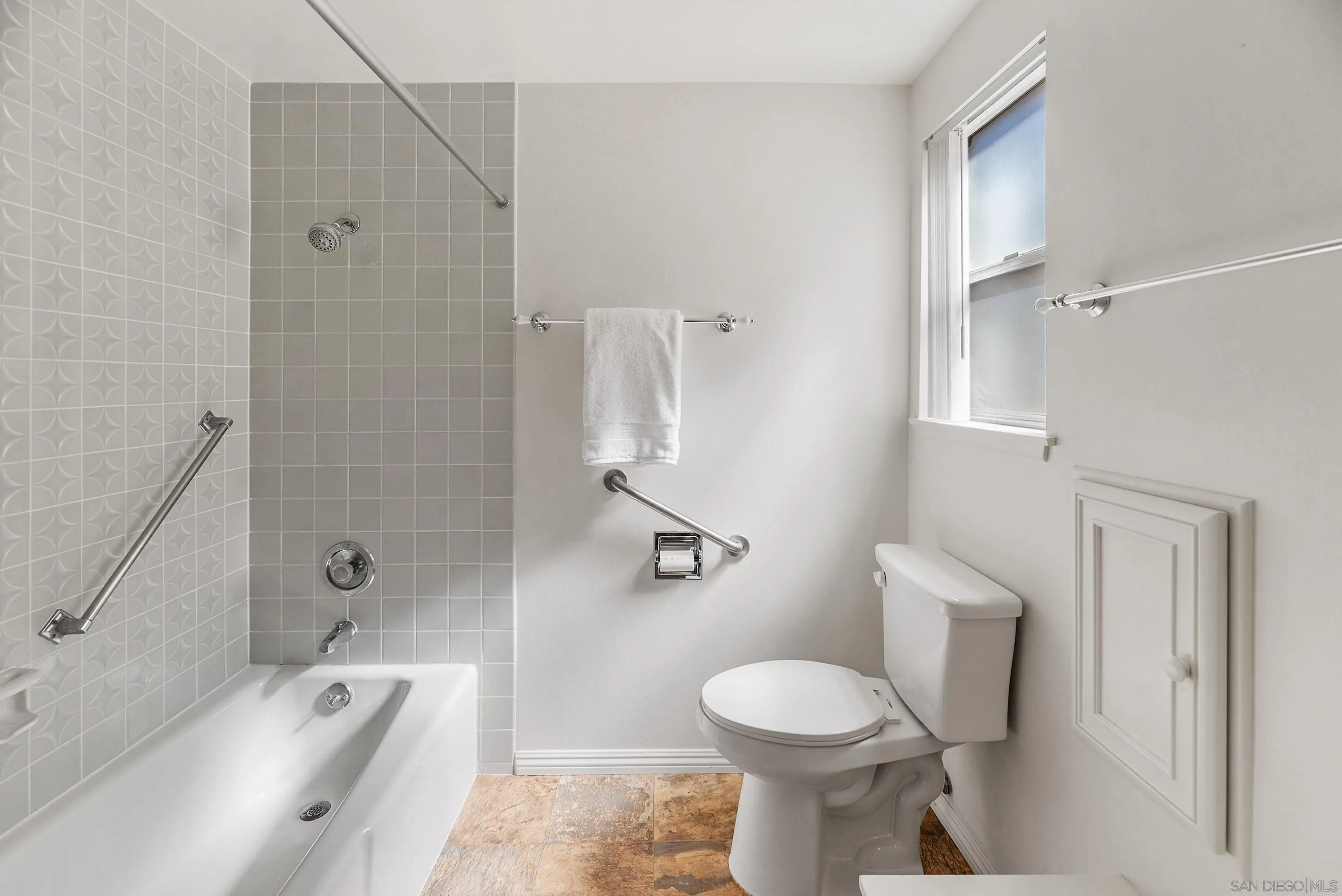 Photo #23: 260006029 Listing: Photo #23