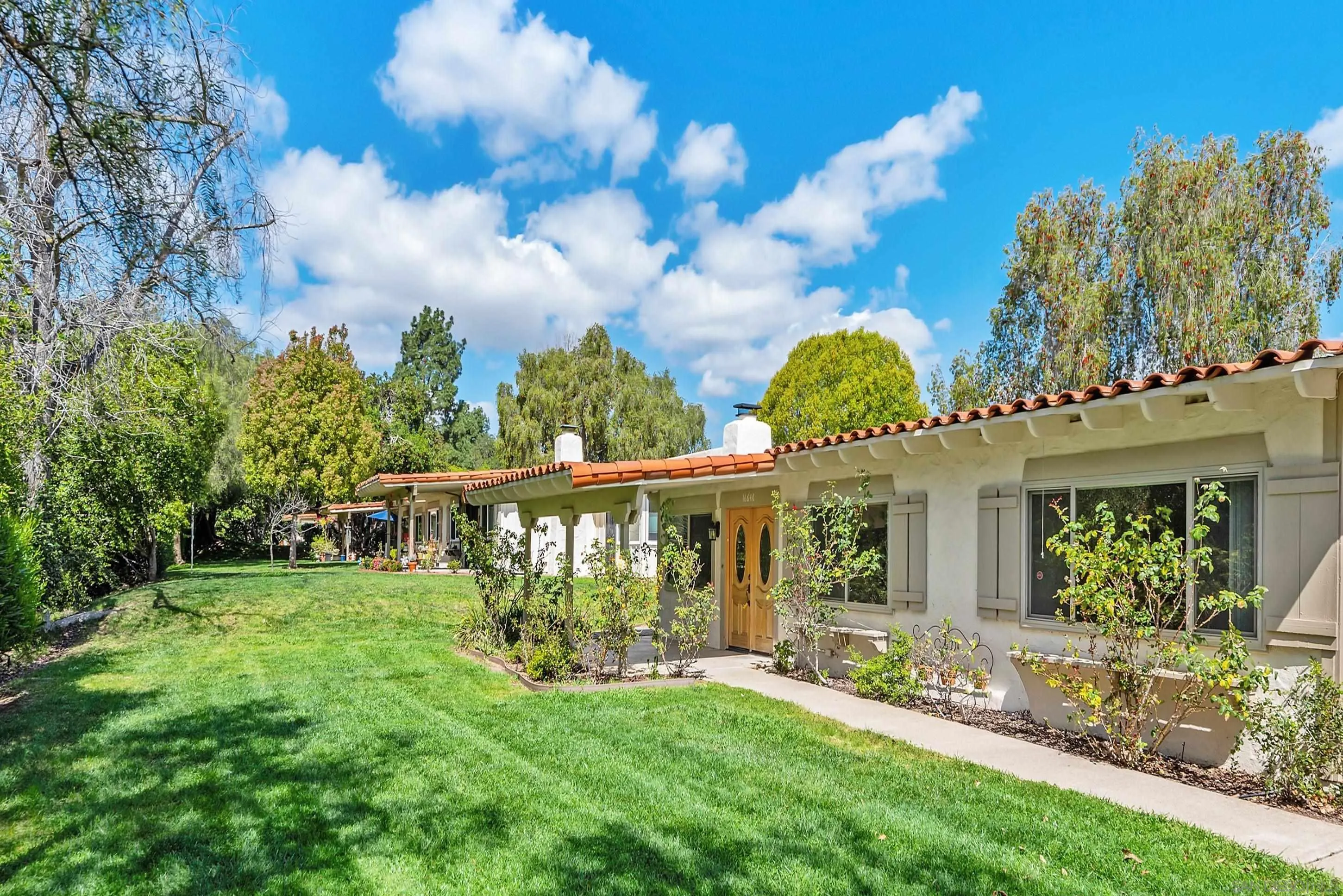 Photo #1: 260006029 Listing: Photo #1