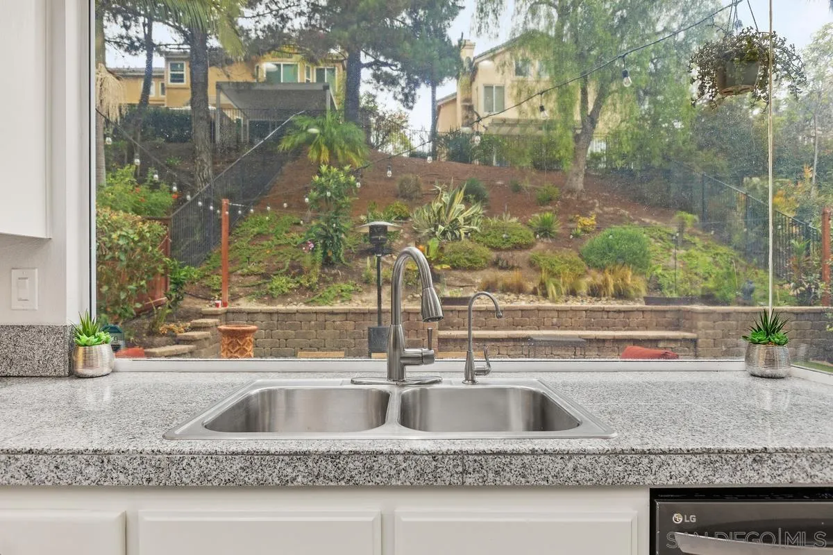https://cdn.realtyfeed.com/cdn/127/260006033/02f9fcd453cc9304f19bf00478515917.webp