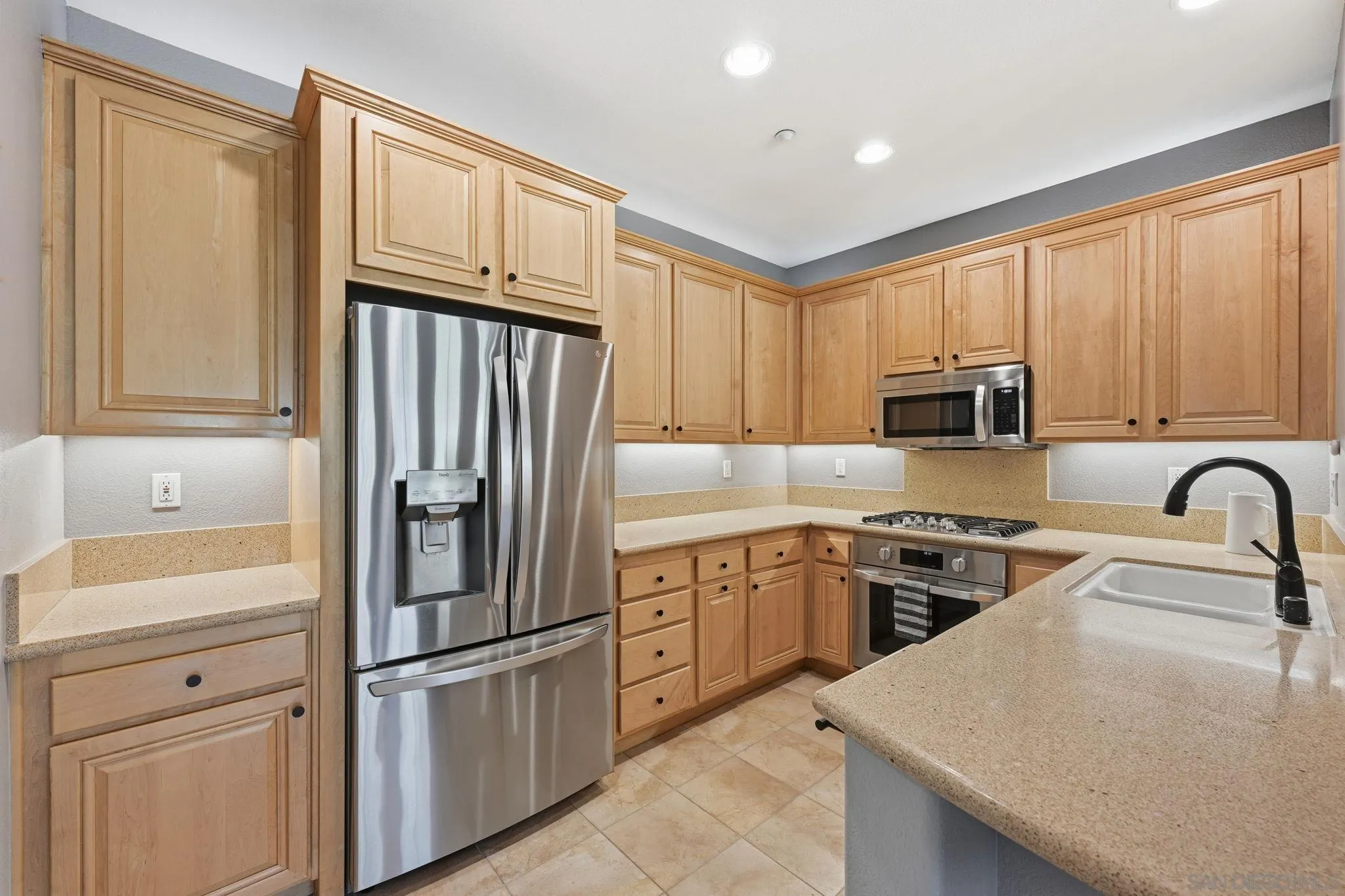 https://cdn.realtyfeed.com/cdn/127/260006039/94746f9c39ca19b42649334a8160e49a.webp