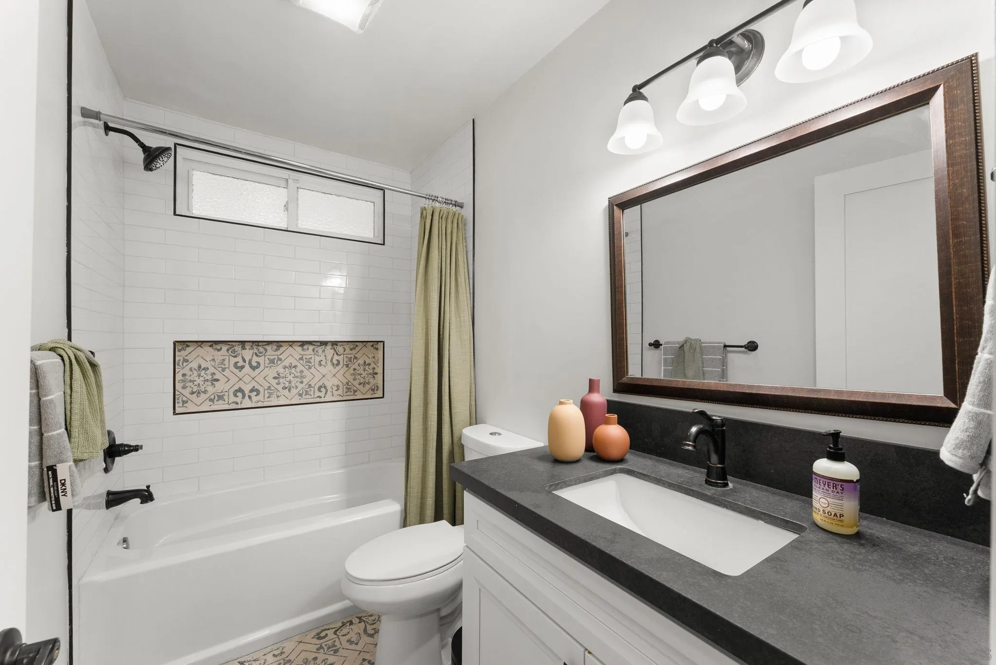 https://cdn.realtyfeed.com/cdn/127/260006041/7c62539b4f2c4a62b26ad57a9bfe4a8c.webp