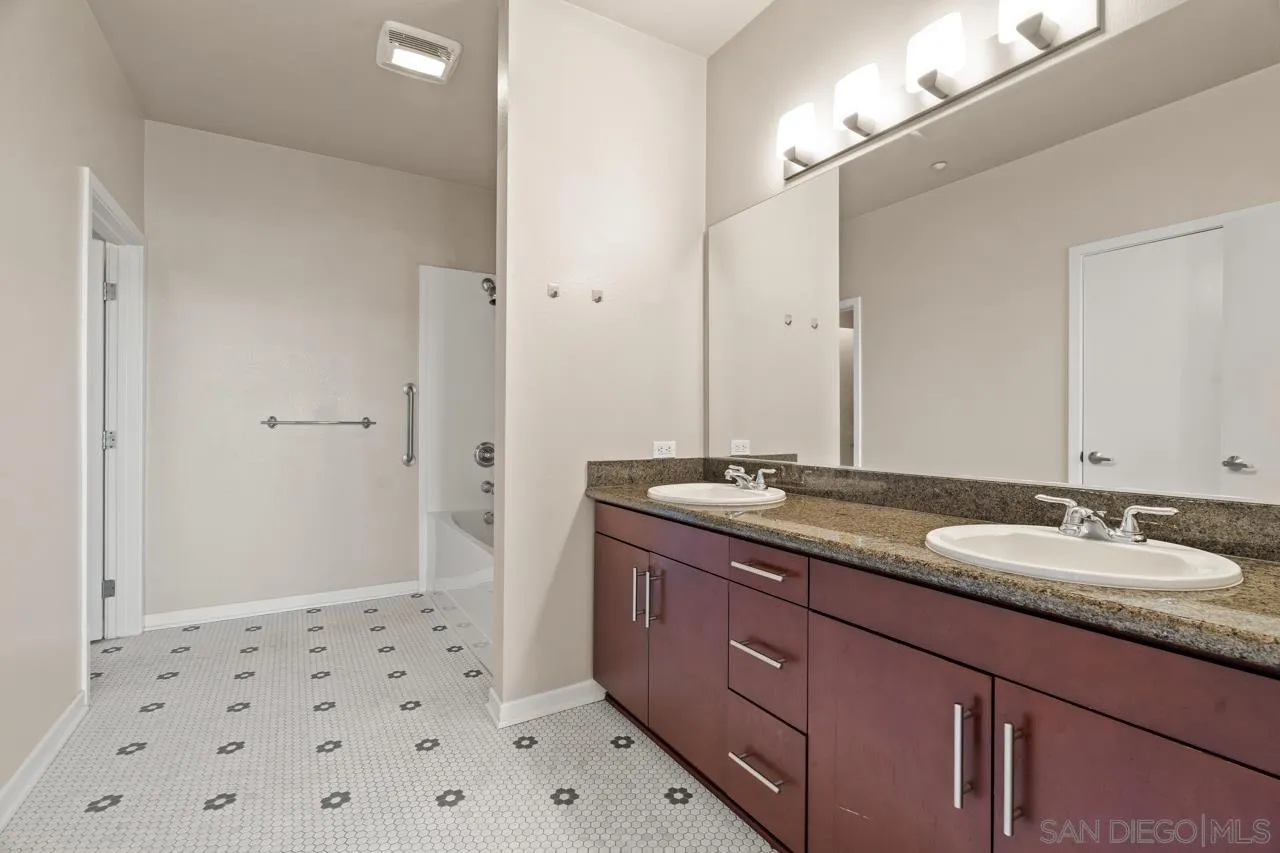 Photo #34: 260006042 Listing: Photo #34