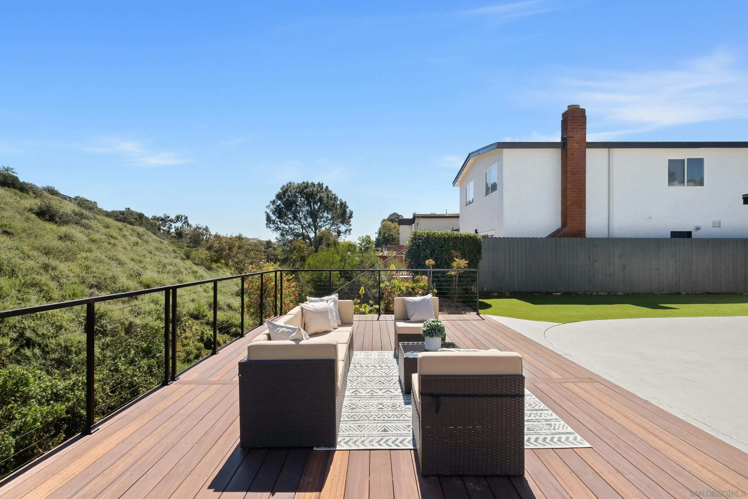 https://cdn.realtyfeed.com/cdn/127/260006044/8d8c080b810d224abe315ef058793a11.webp