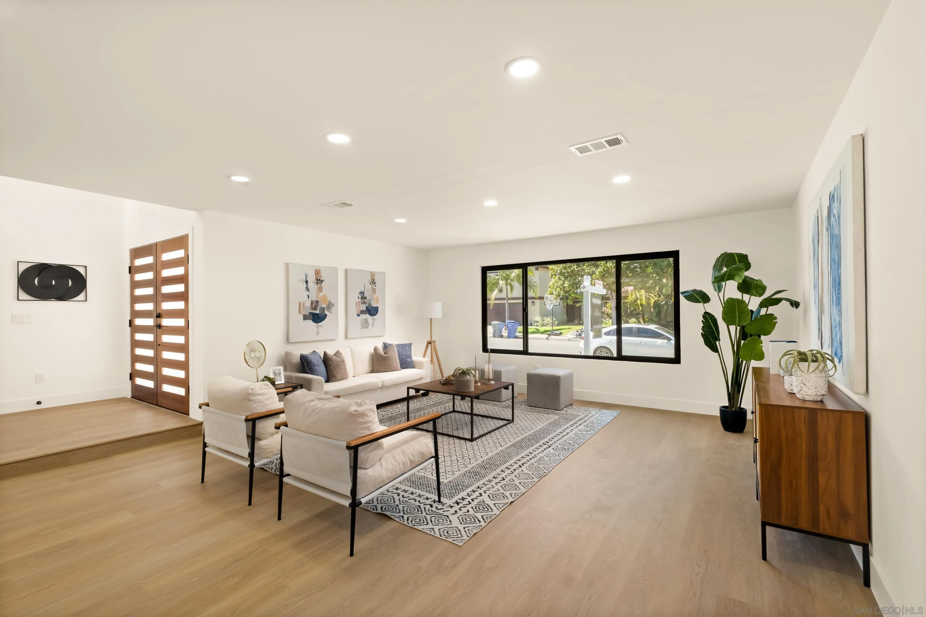 https://cdn.realtyfeed.com/cdn/127/260006044/afb2f9162d633de66a61605ca7759f22.webp