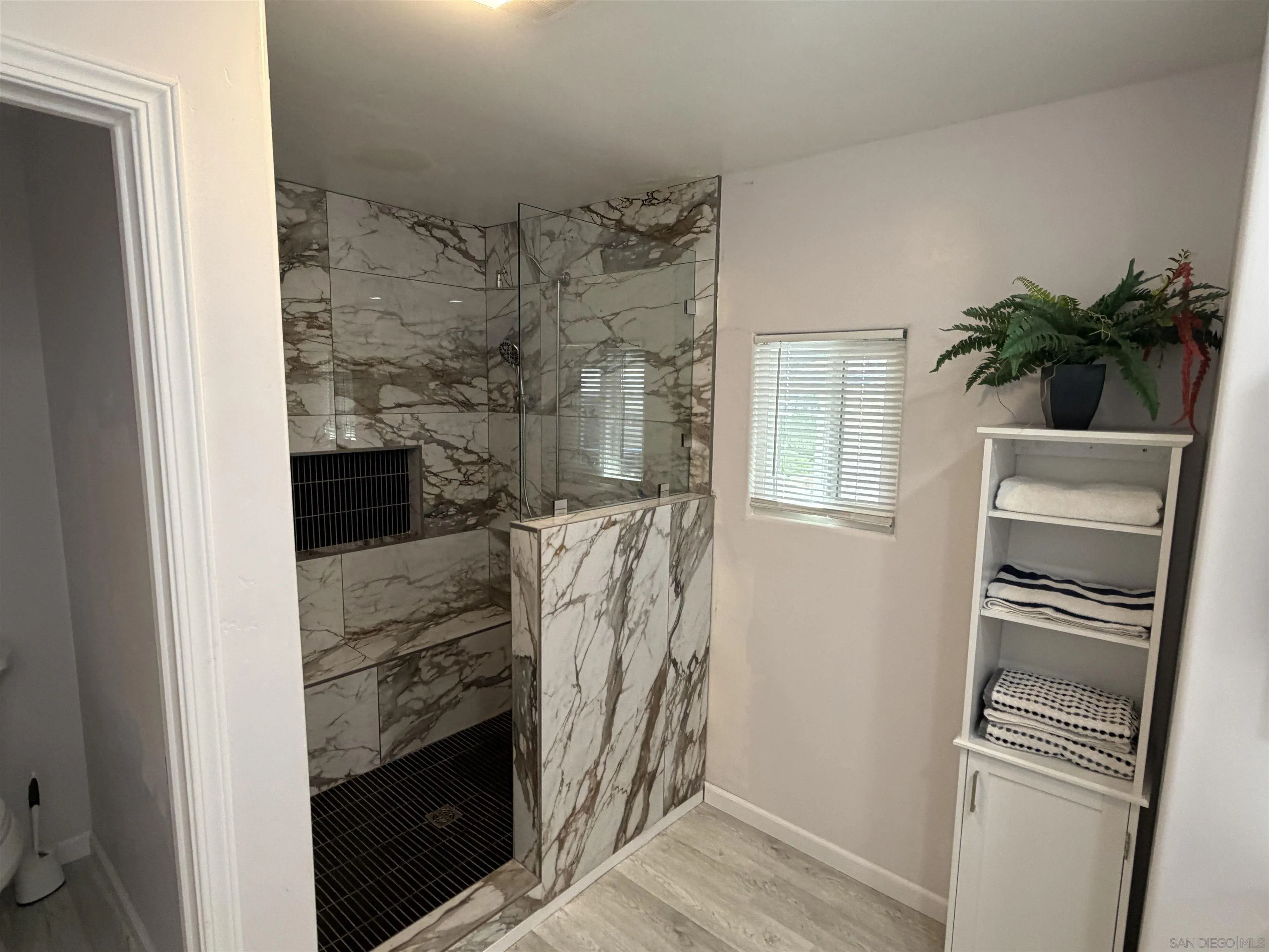 https://cdn.realtyfeed.com/cdn/127/260006050/f6194e4970502e0980377427152aaa00.webp