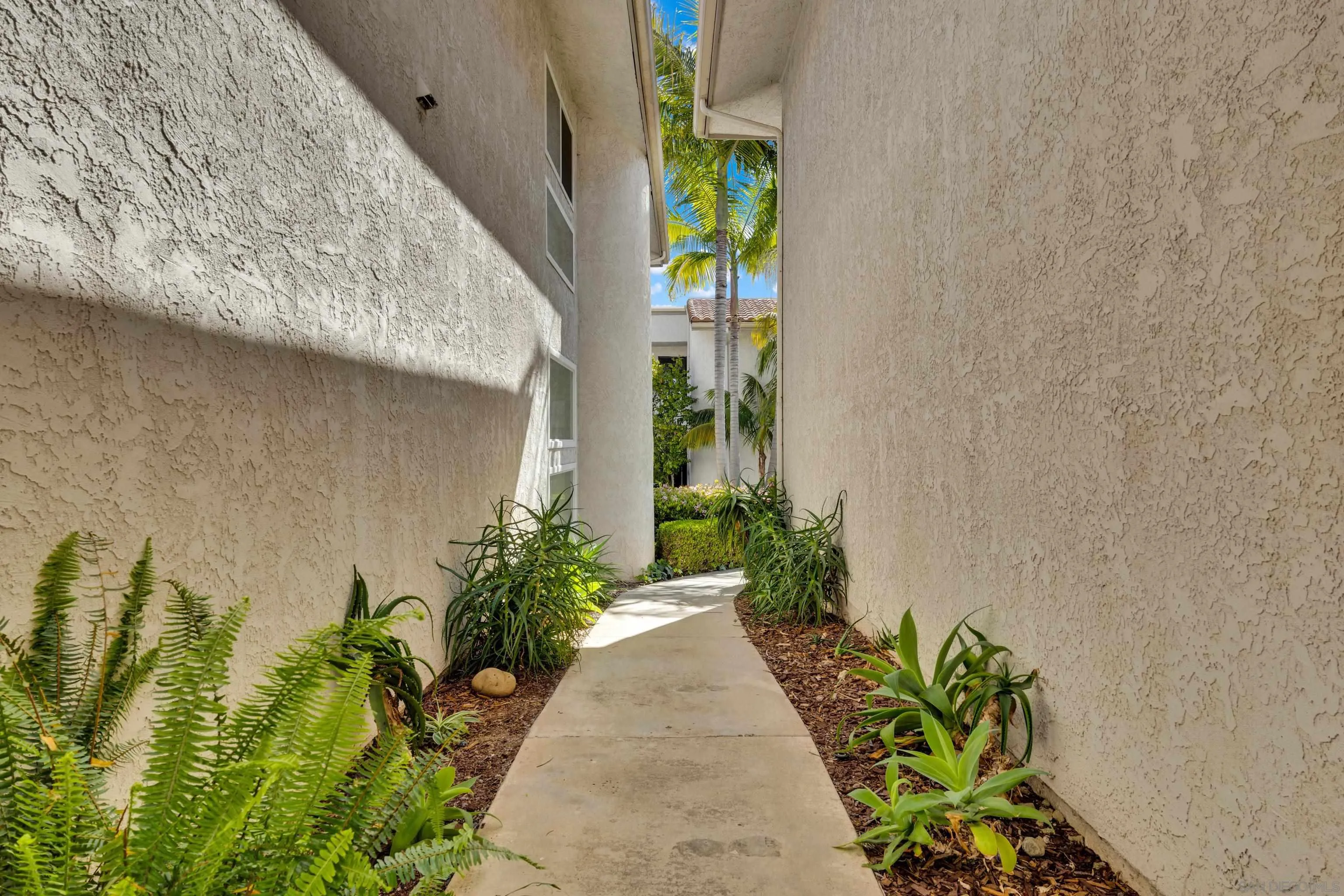 https://cdn.realtyfeed.com/cdn/127/260006054/000dc3f04df73847a4c2c6e1275e3ea2.webp