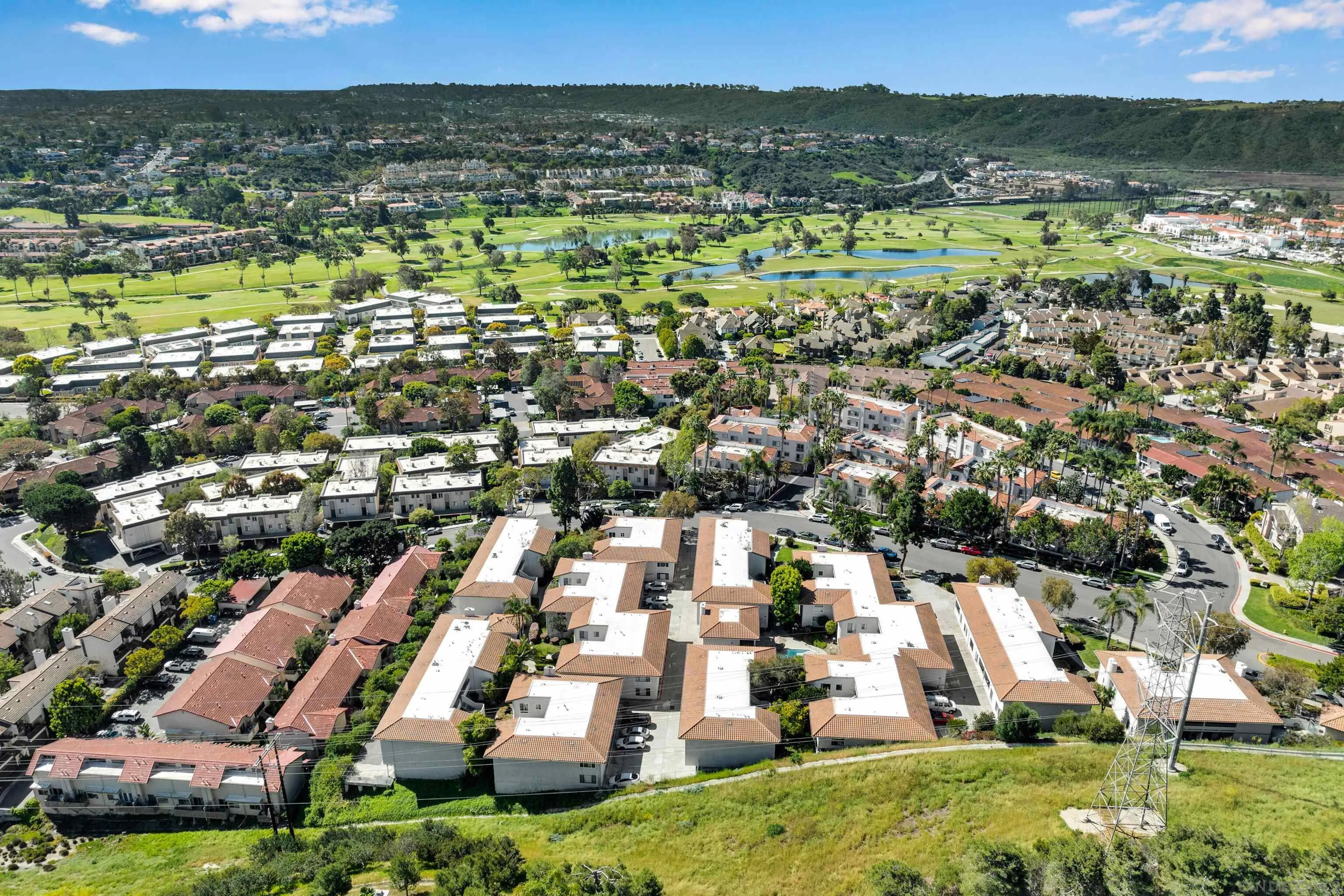 https://cdn.realtyfeed.com/cdn/127/260006054/2c10c00813d97420c3284e7ddeafb80f.webp