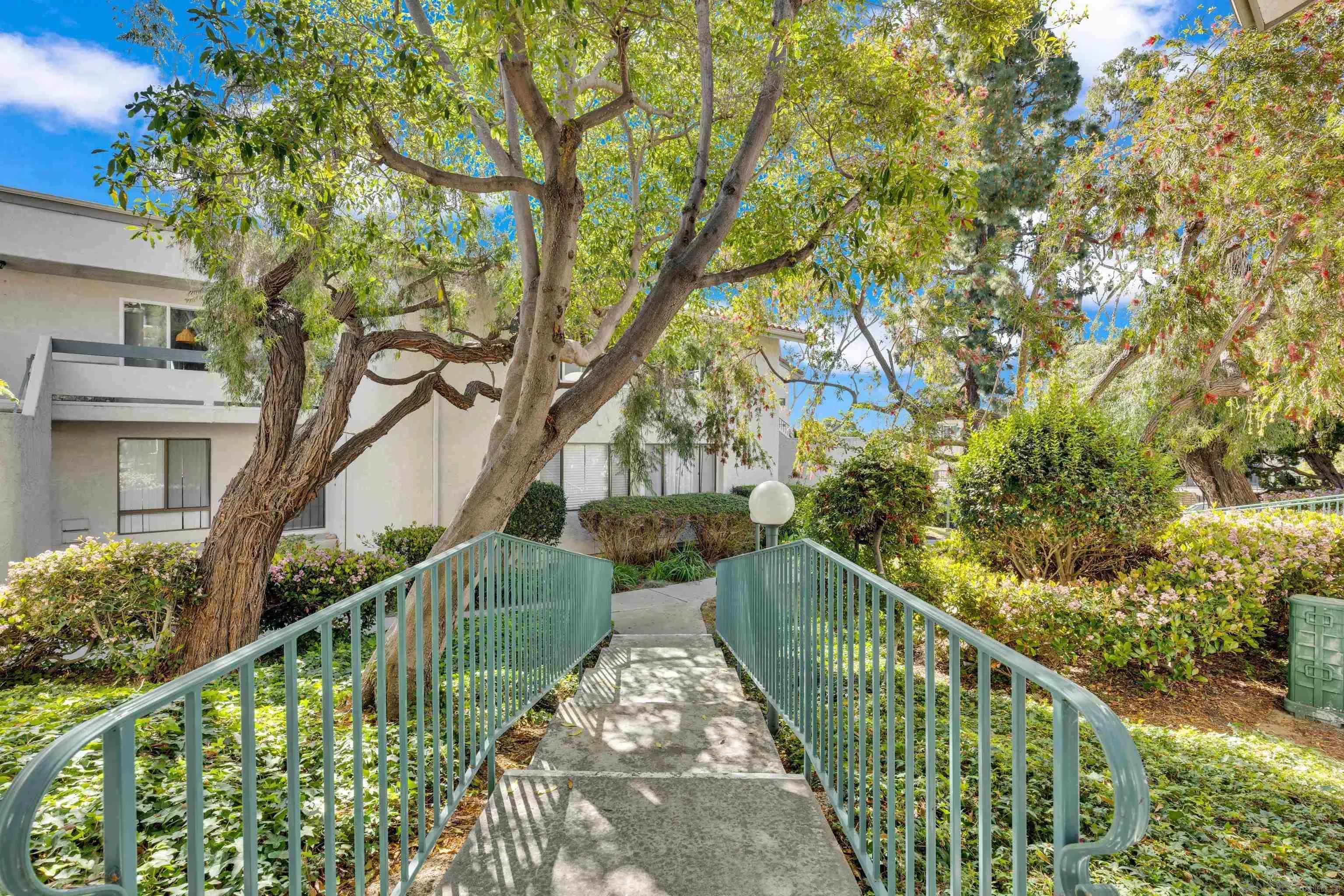 https://cdn.realtyfeed.com/cdn/127/260006054/5f3eff31a11deed50ad7ff30e4581ad9.webp