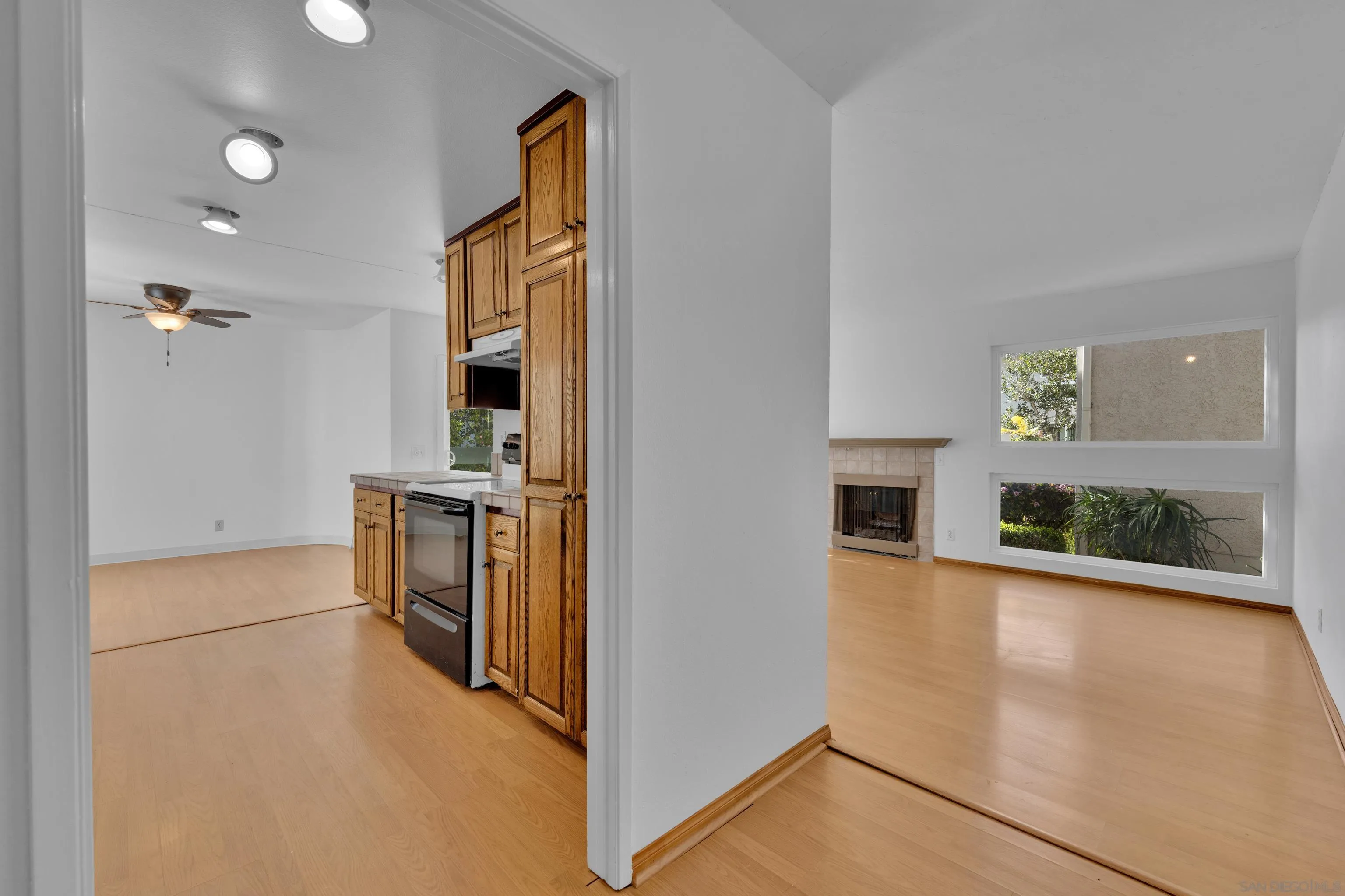 https://cdn.realtyfeed.com/cdn/127/260006054/7f6309a0269118c7553703a686da322c.webp