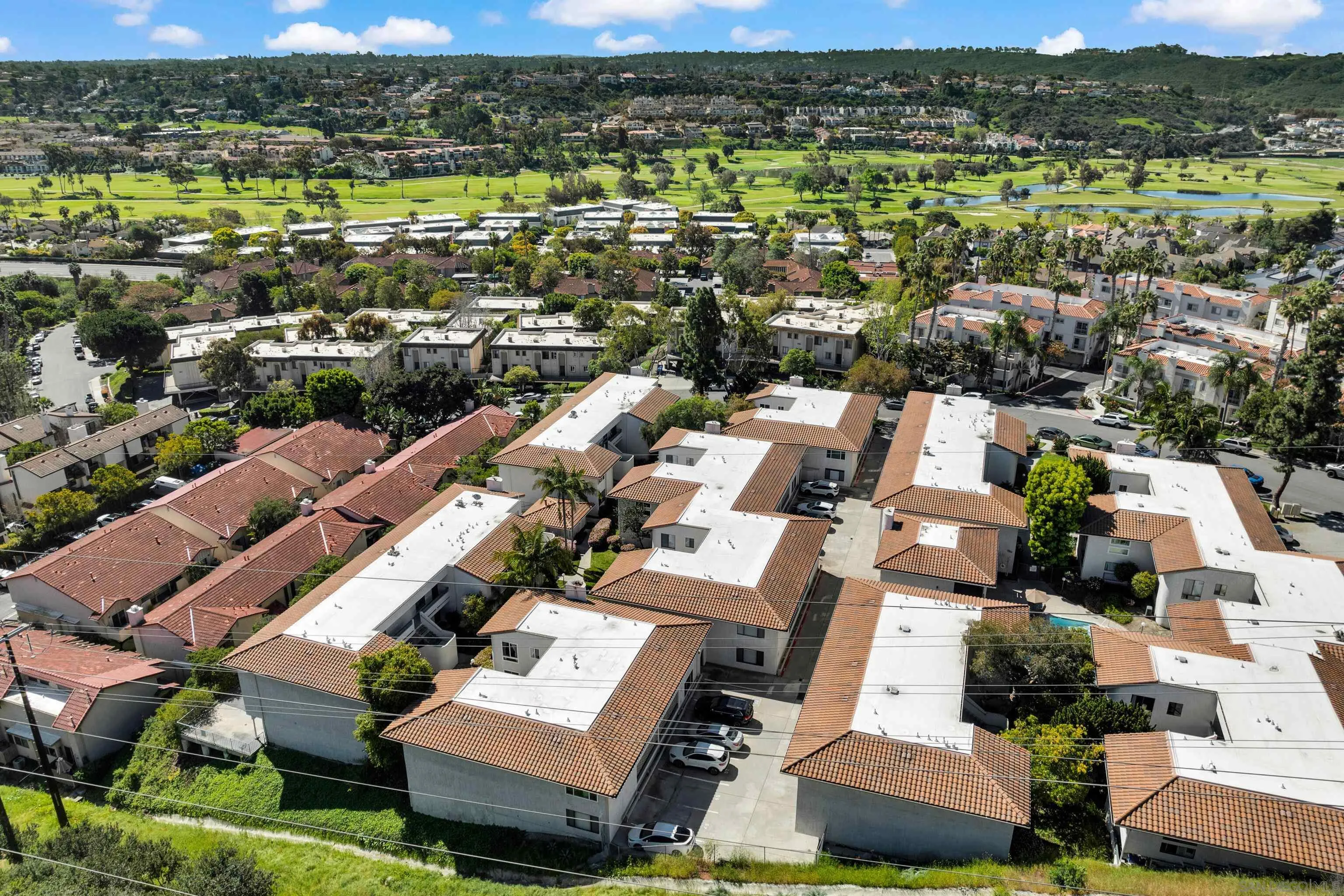 https://cdn.realtyfeed.com/cdn/127/260006054/872d67e9ad4ef7282558df8fd94baeca.webp