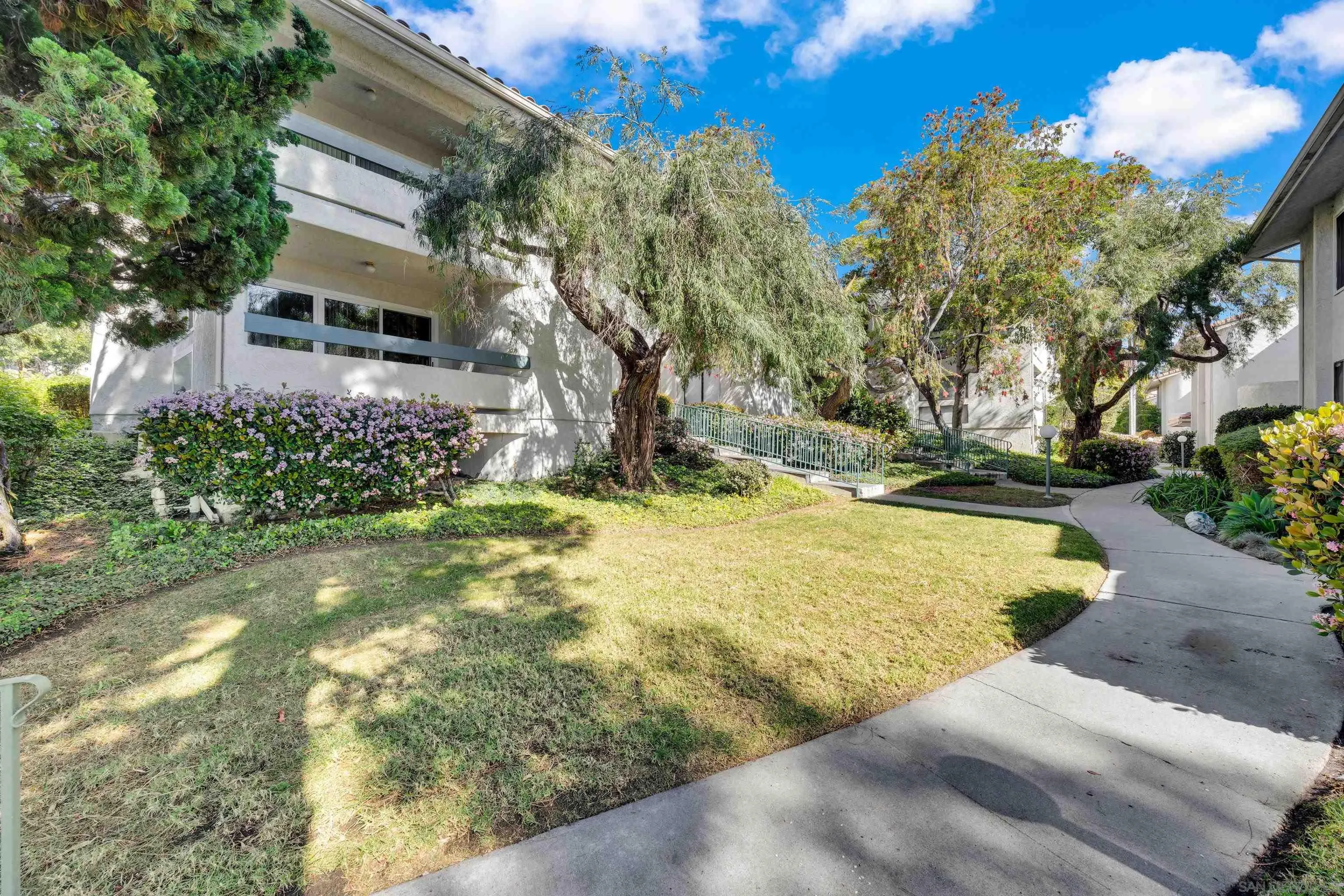 https://cdn.realtyfeed.com/cdn/127/260006054/9ff744545281d5e565fc1edbd4c973df.webp
