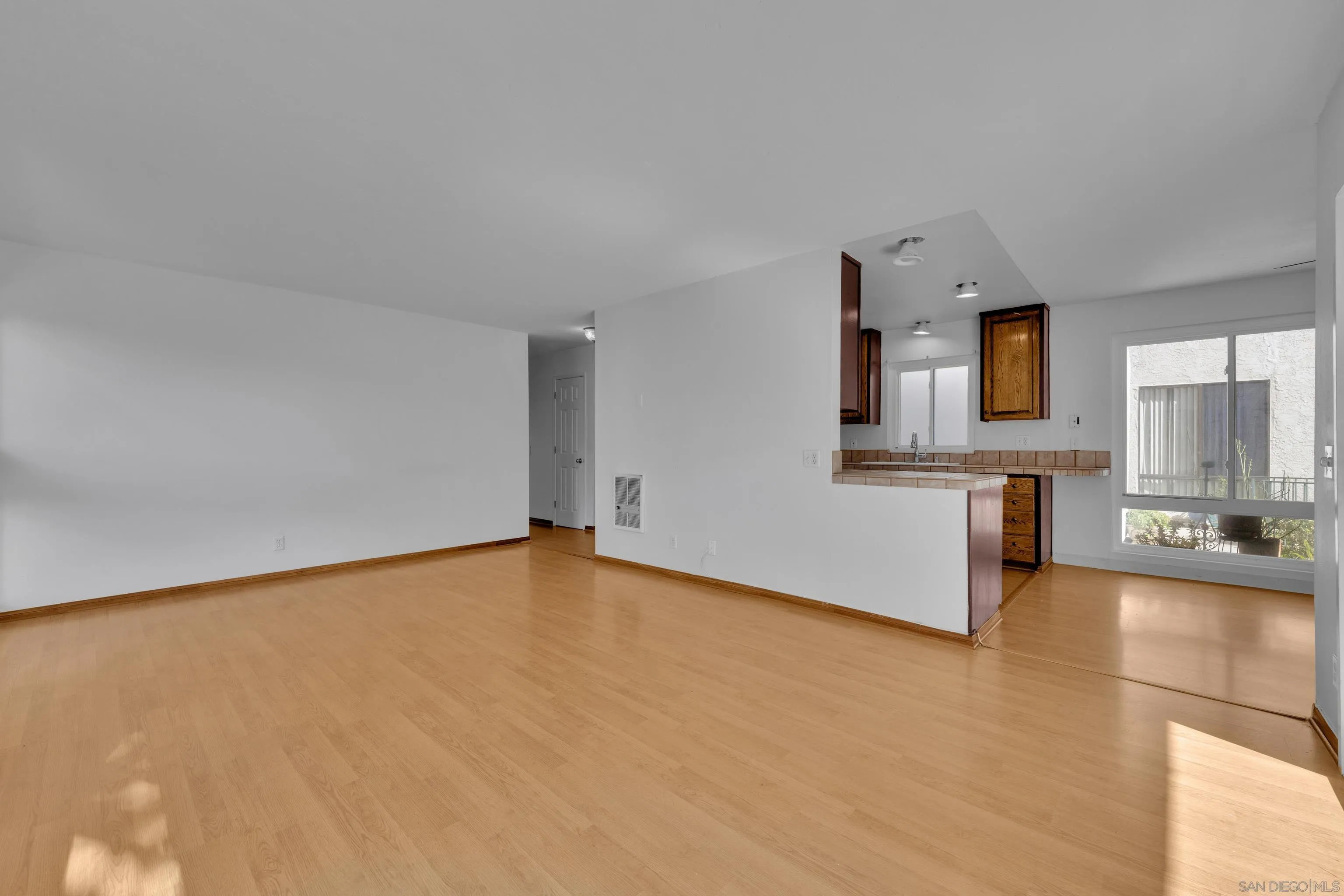 https://cdn.realtyfeed.com/cdn/127/260006054/b9f03afc13c3aea70e8c88e5e0d6a267.webp