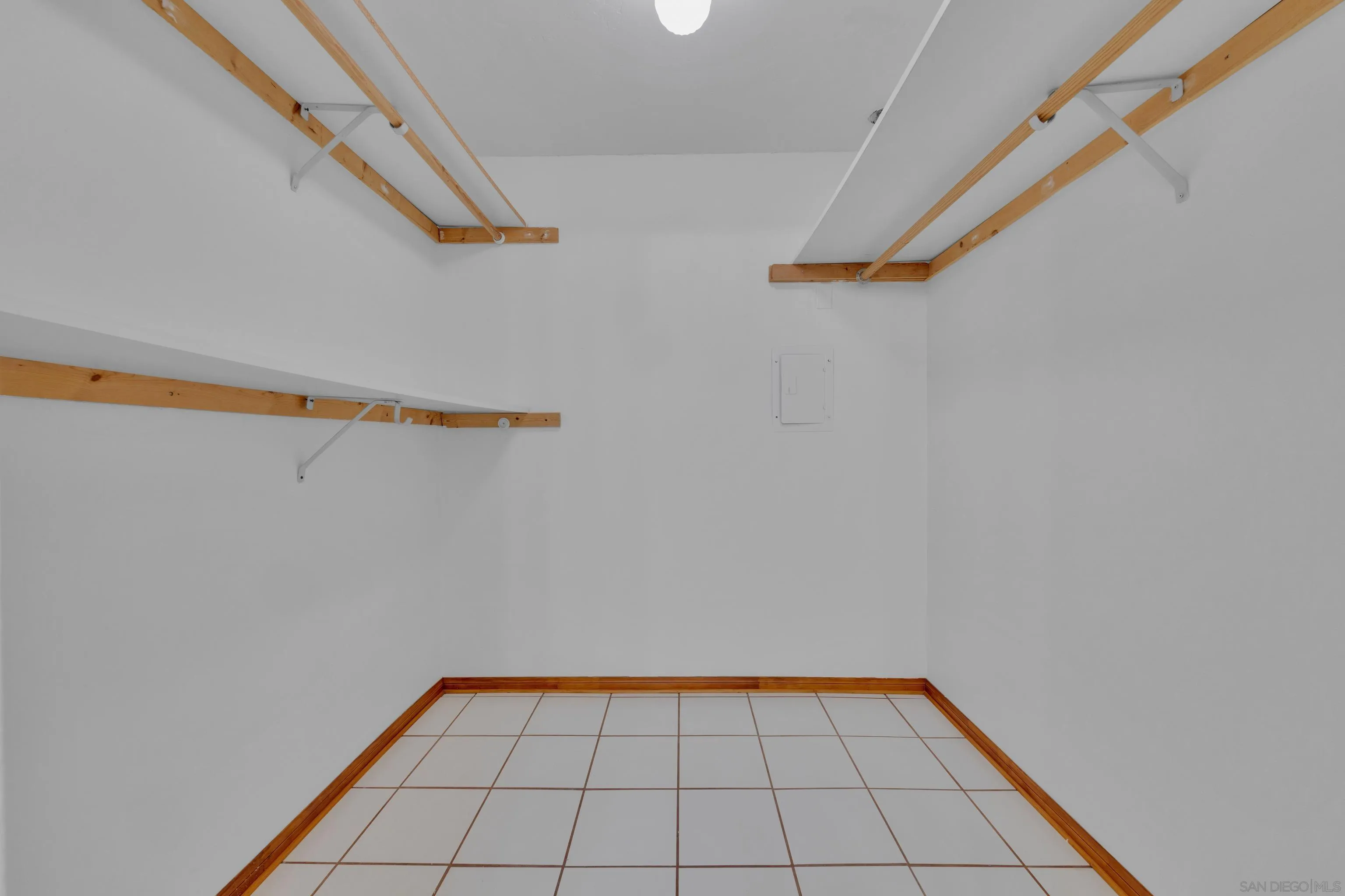 https://cdn.realtyfeed.com/cdn/127/260006054/d1ab8bf278c97c98cf0569e490473fcd.webp