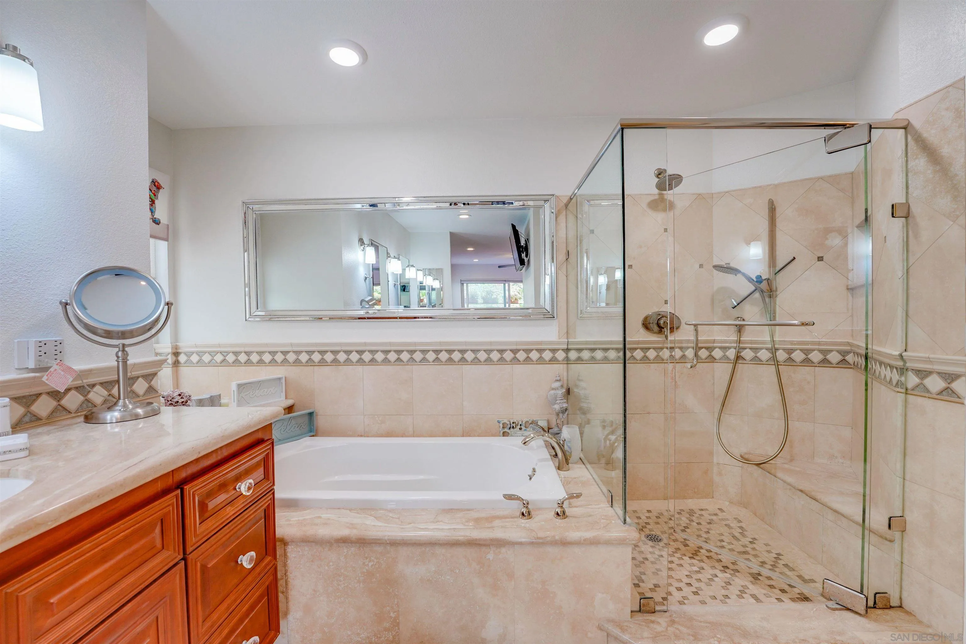 Photo #15: 260006055 Listing: Photo #15