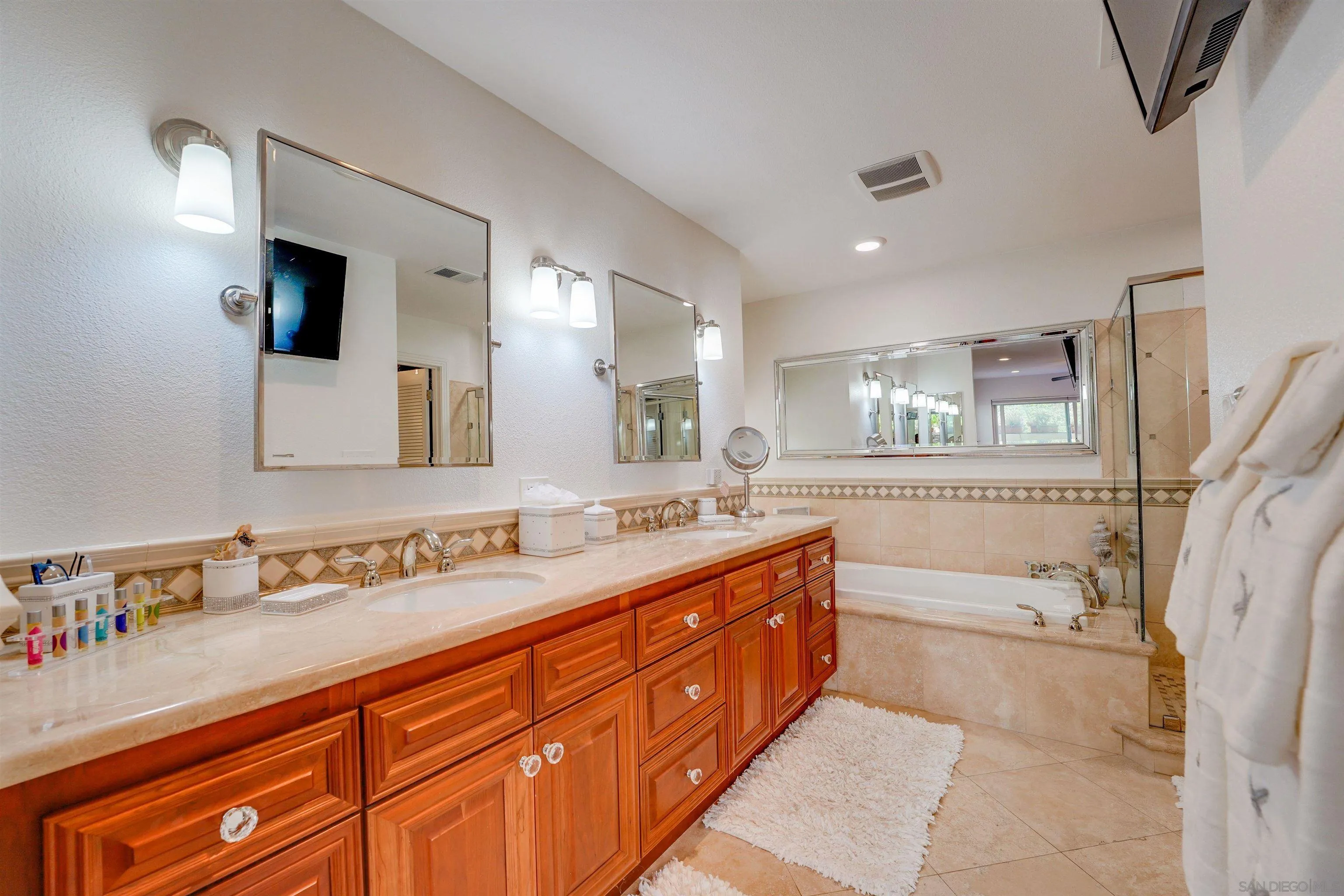 Photo #14: 260006055 Listing: Photo #14