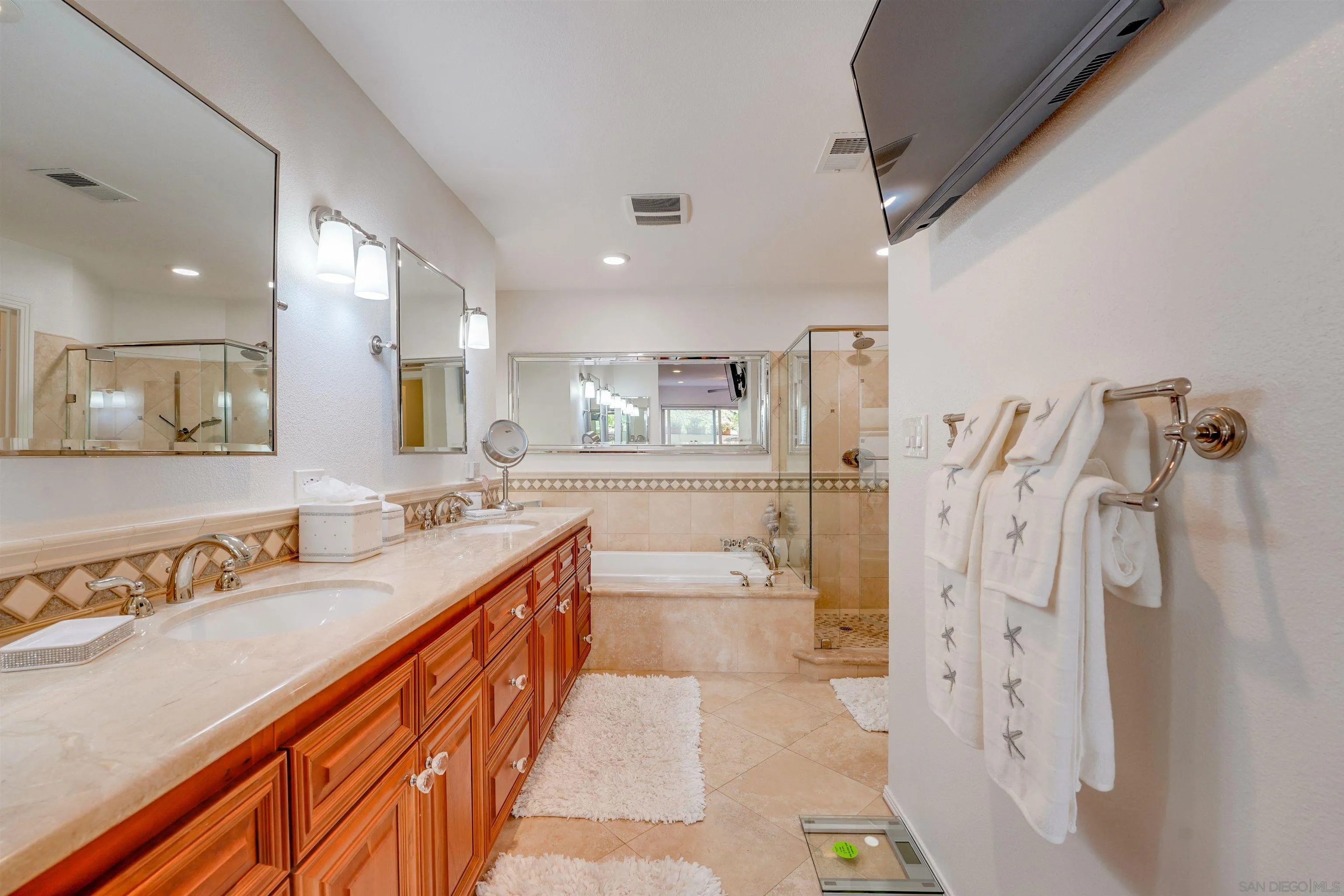 Photo #13: 260006055 Listing: Photo #13