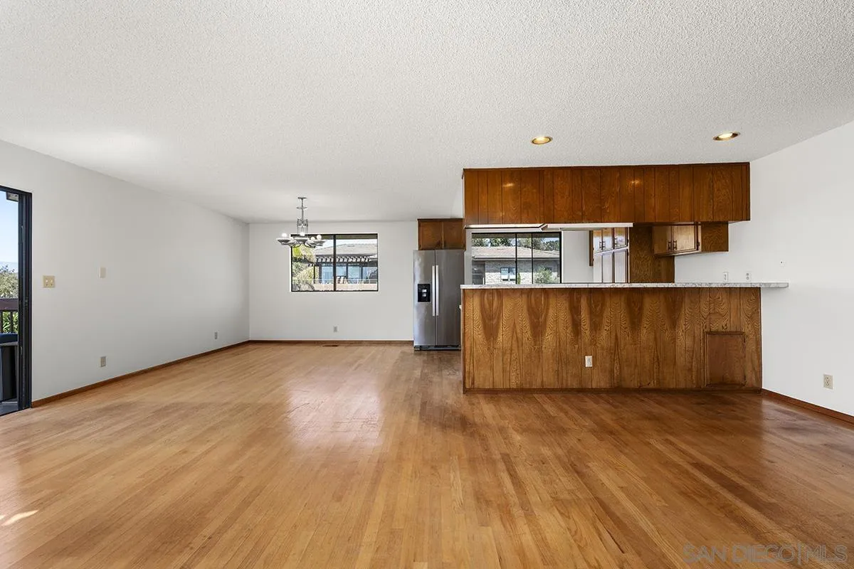 https://cdn.realtyfeed.com/cdn/127/260006056/0c55efa59266e8a37259a3b117613ff0.webp
