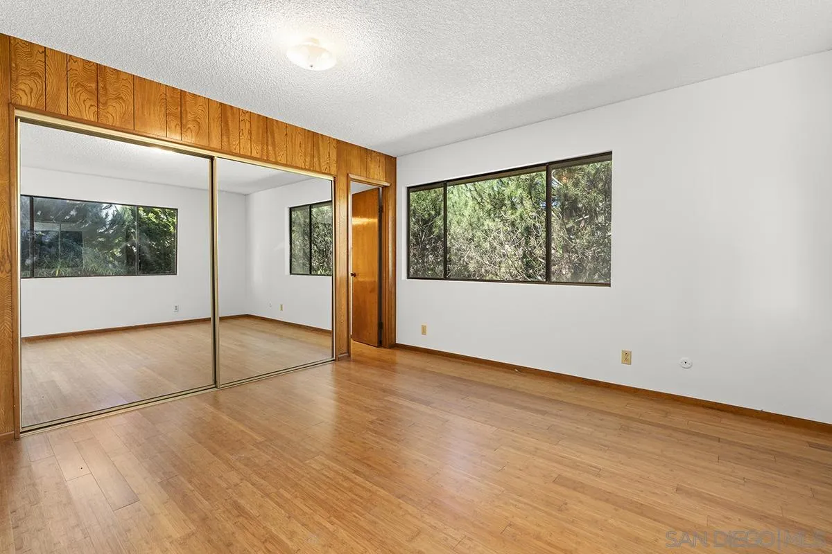https://cdn.realtyfeed.com/cdn/127/260006056/a7075279166d46f4785658bf403e91b7.webp