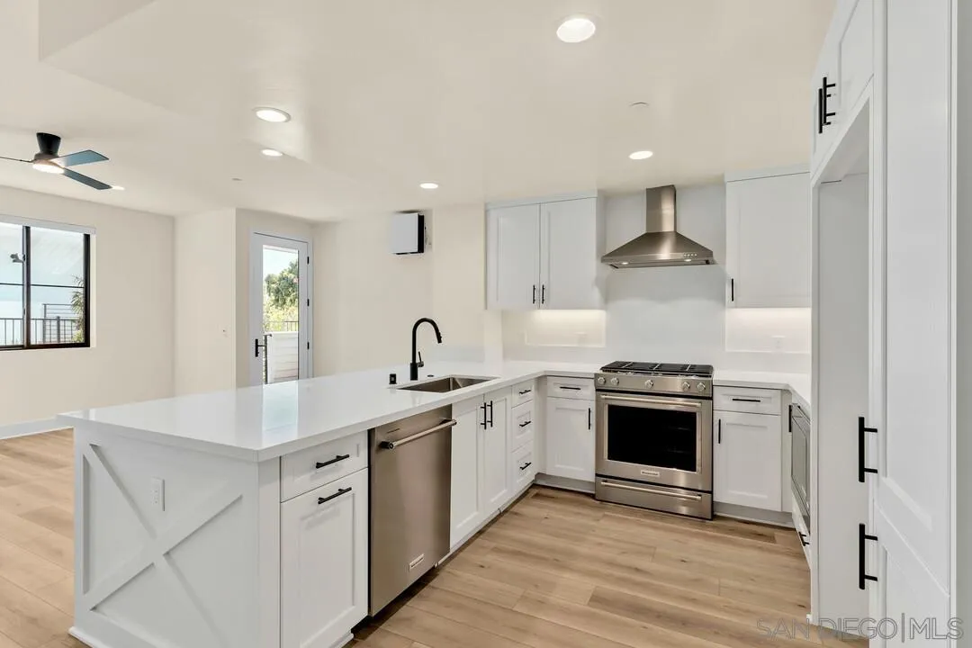 1103 Catania Dr UNIT 104, Encinitas, CA, 92024