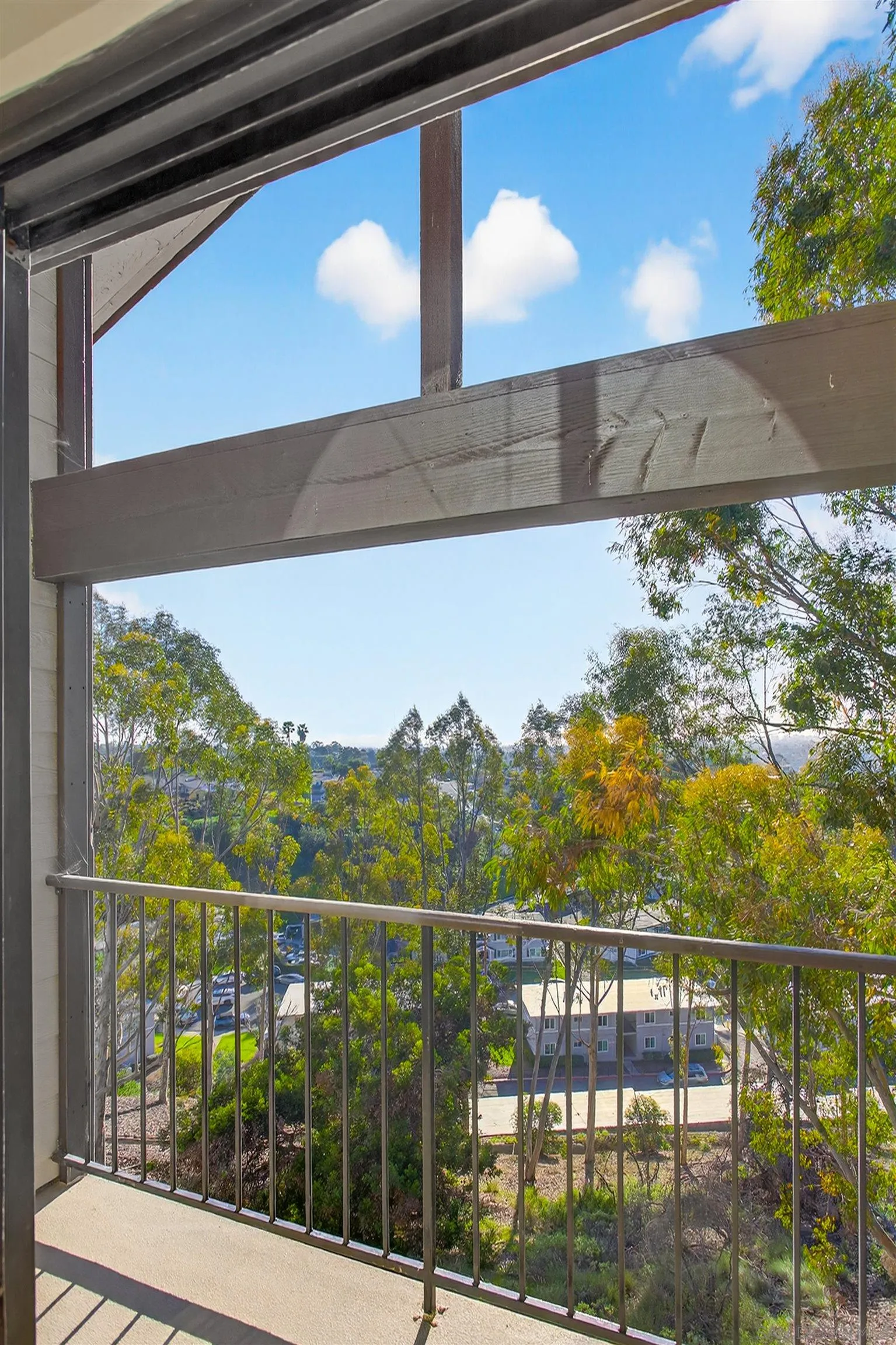 https://cdn.realtyfeed.com/cdn/127/260006067/a597162b3253c1a44d8f3bd78aee3e2e.webp
