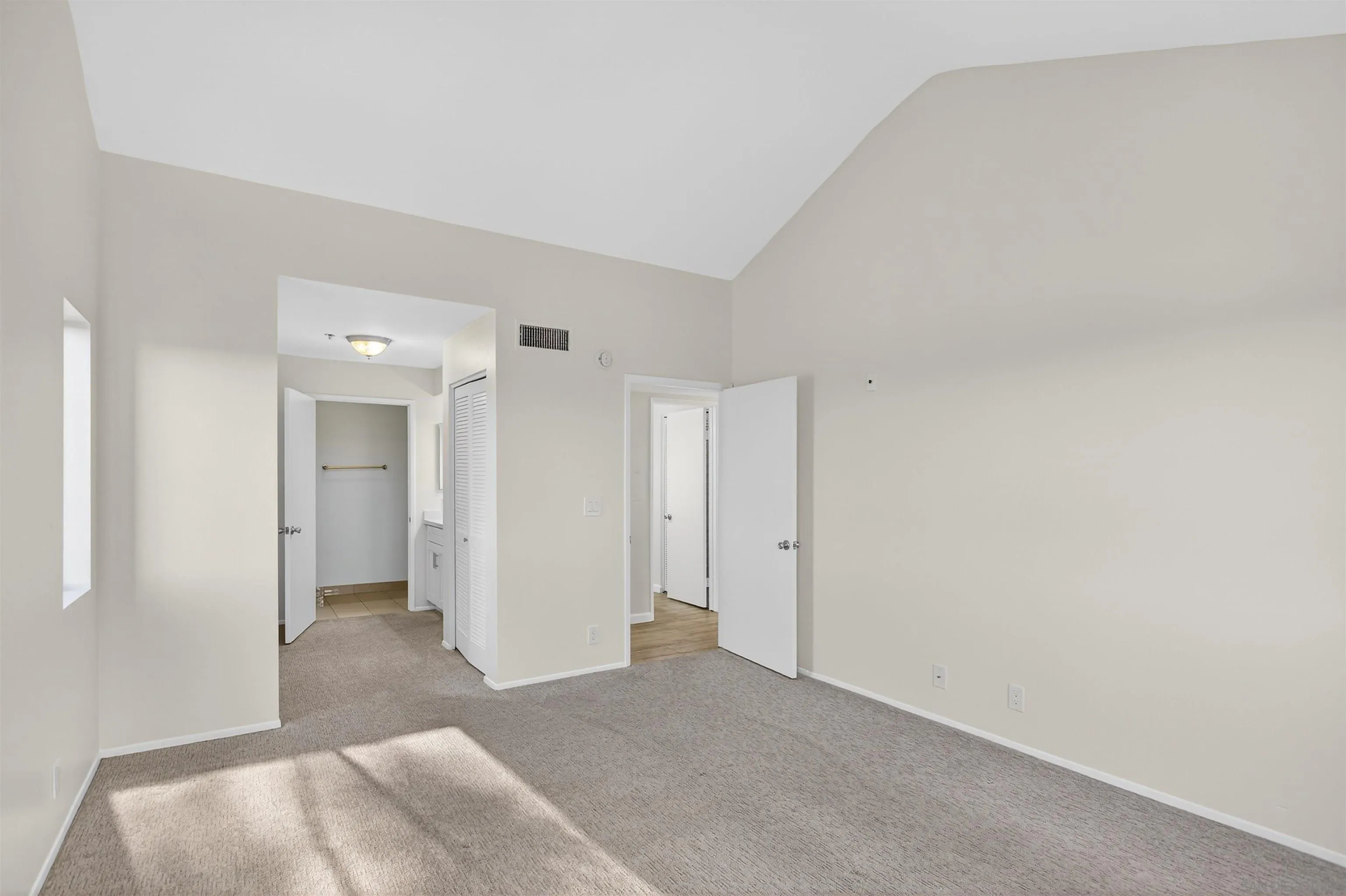 https://cdn.realtyfeed.com/cdn/127/260006067/c82af82bf90d645d781bb05e9e7163a4.webp