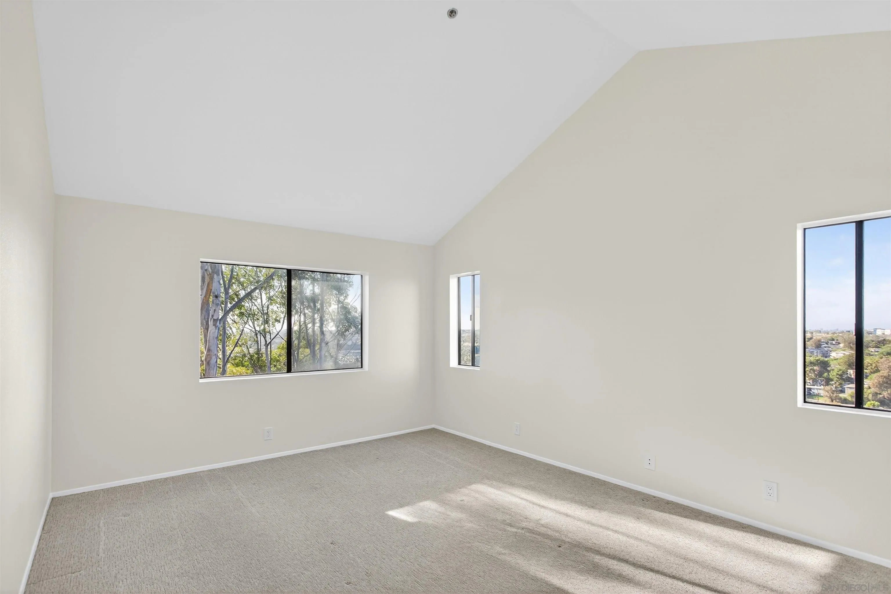 https://cdn.realtyfeed.com/cdn/127/260006067/d04c59fbeab40123be576443e74efb2a.webp