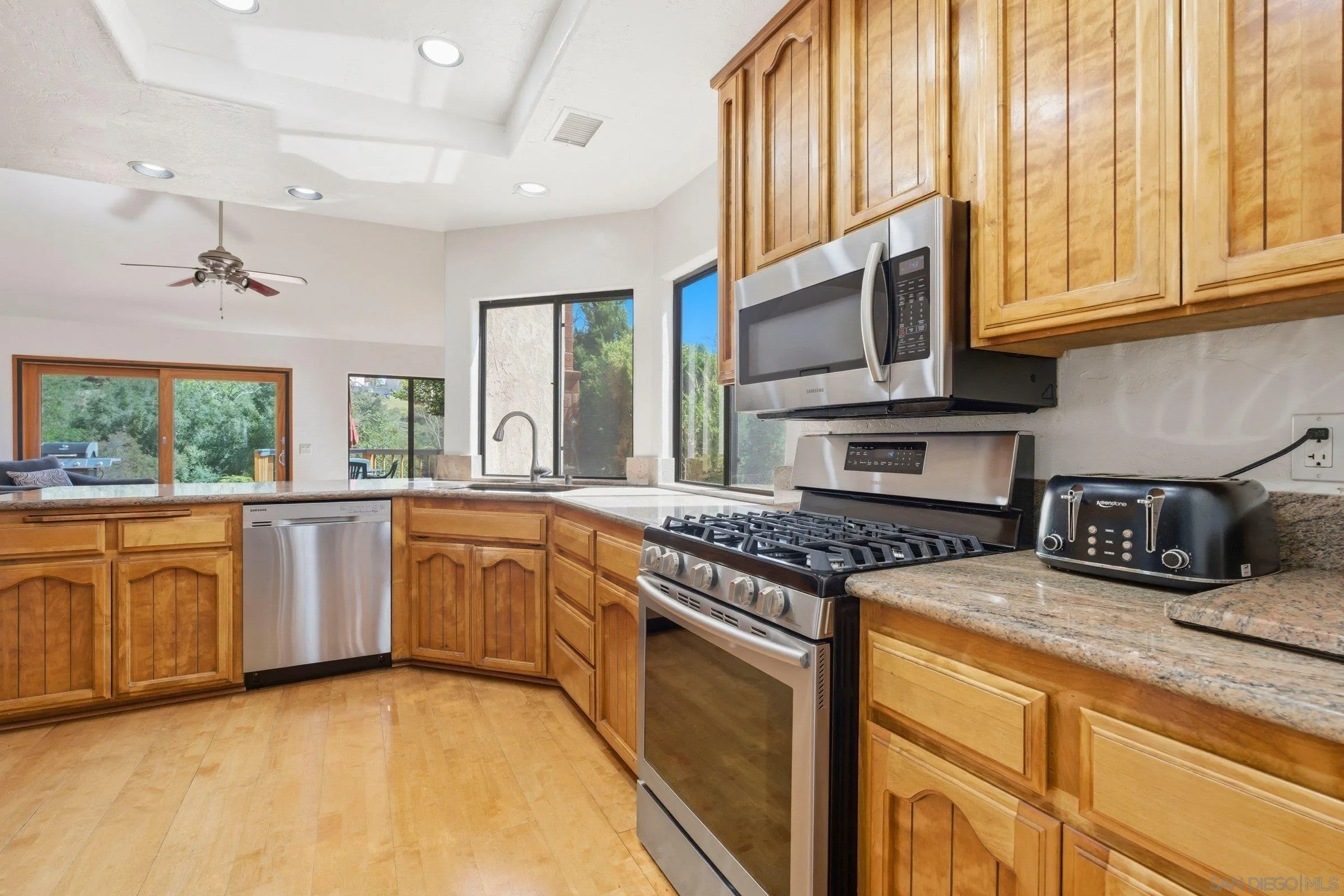 https://cdn.realtyfeed.com/cdn/127/260006078/6a8624a5c33d2c3772c29206ca9ed6e6.webp