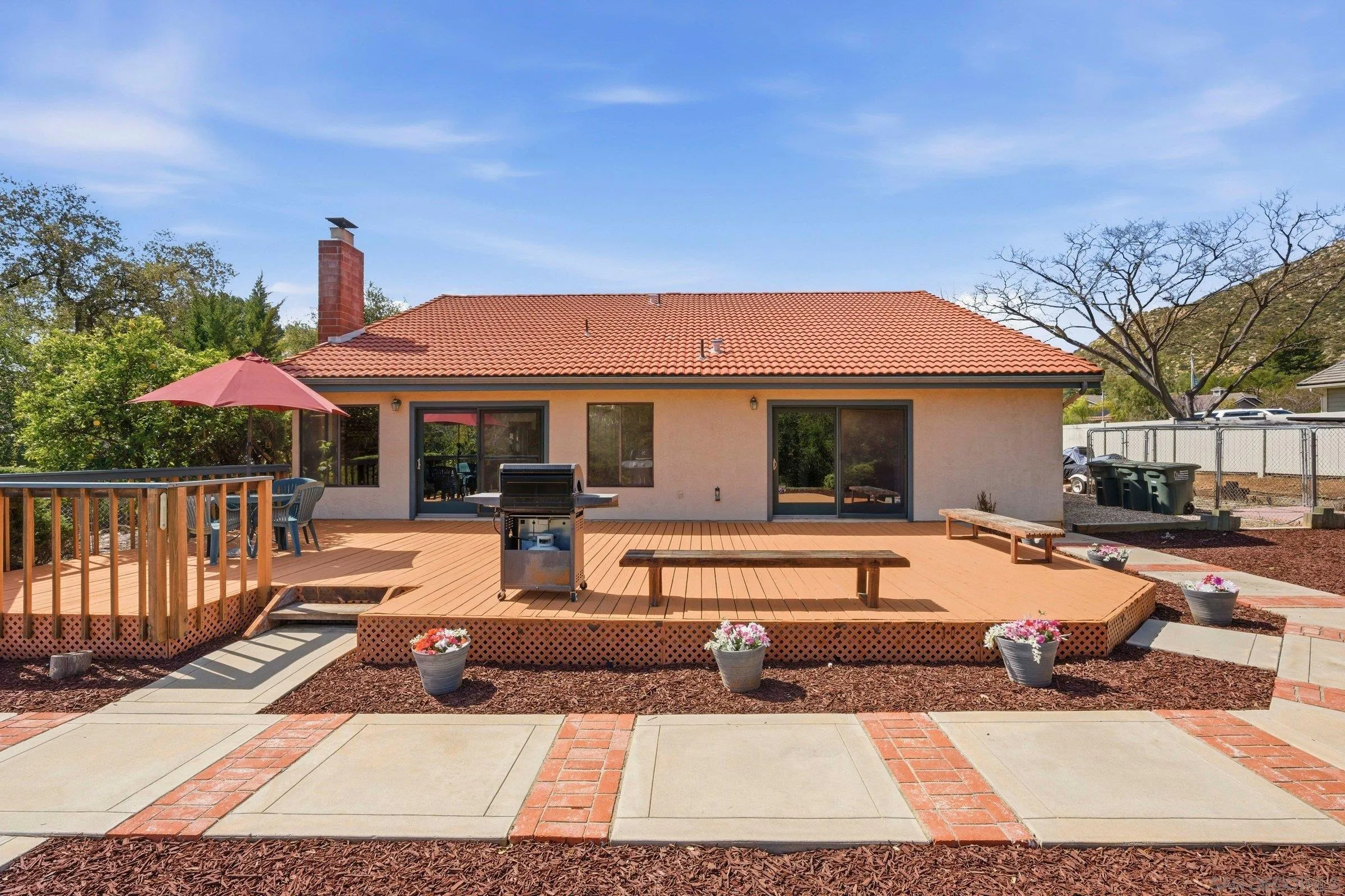 https://cdn.realtyfeed.com/cdn/127/260006078/781221ca1ffe56553a805617124eba10.webp