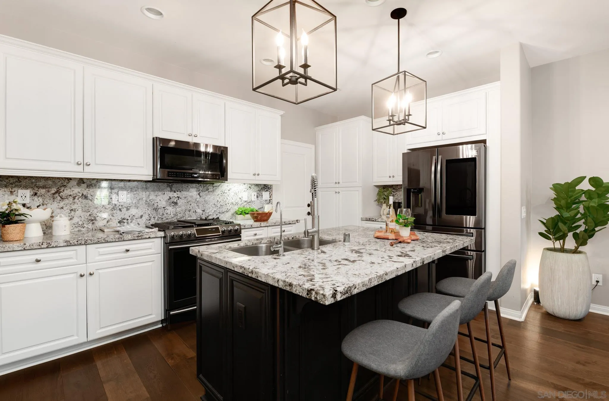 Photo #8: 260006084 Listing: Photo #8