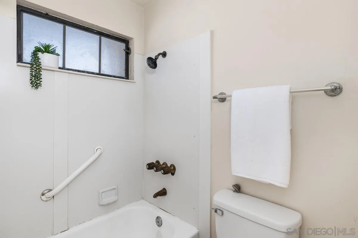 Photo #32: 260006087 Listing: Photo #32